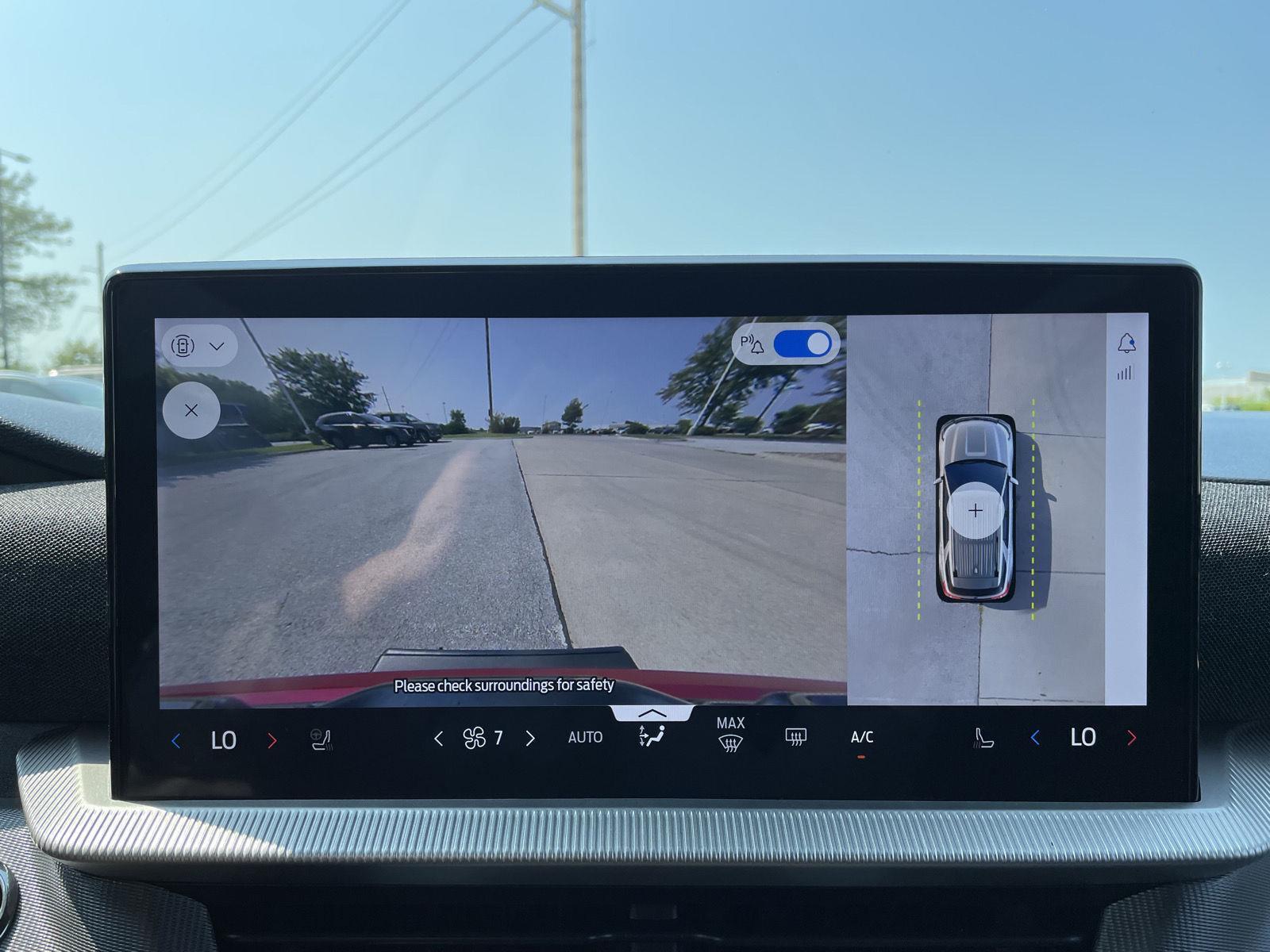 Vehicle photo 25