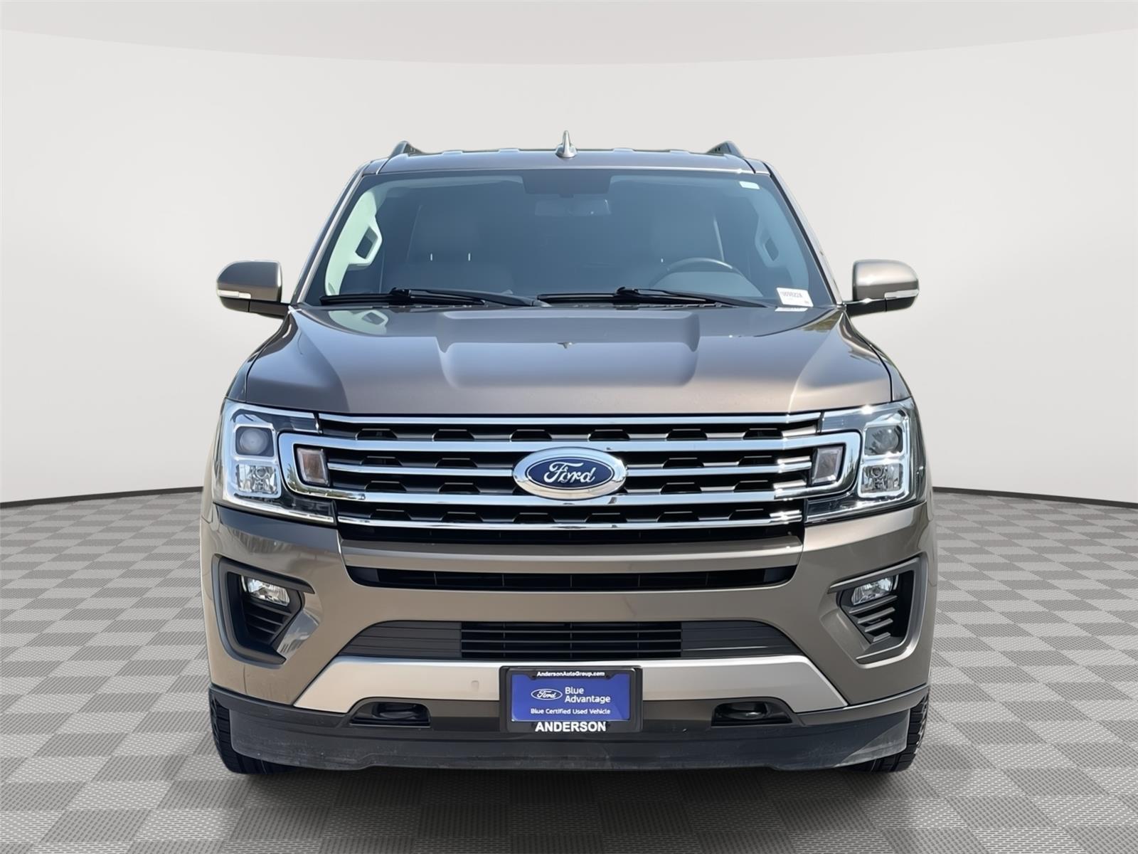Vehicle photo 4