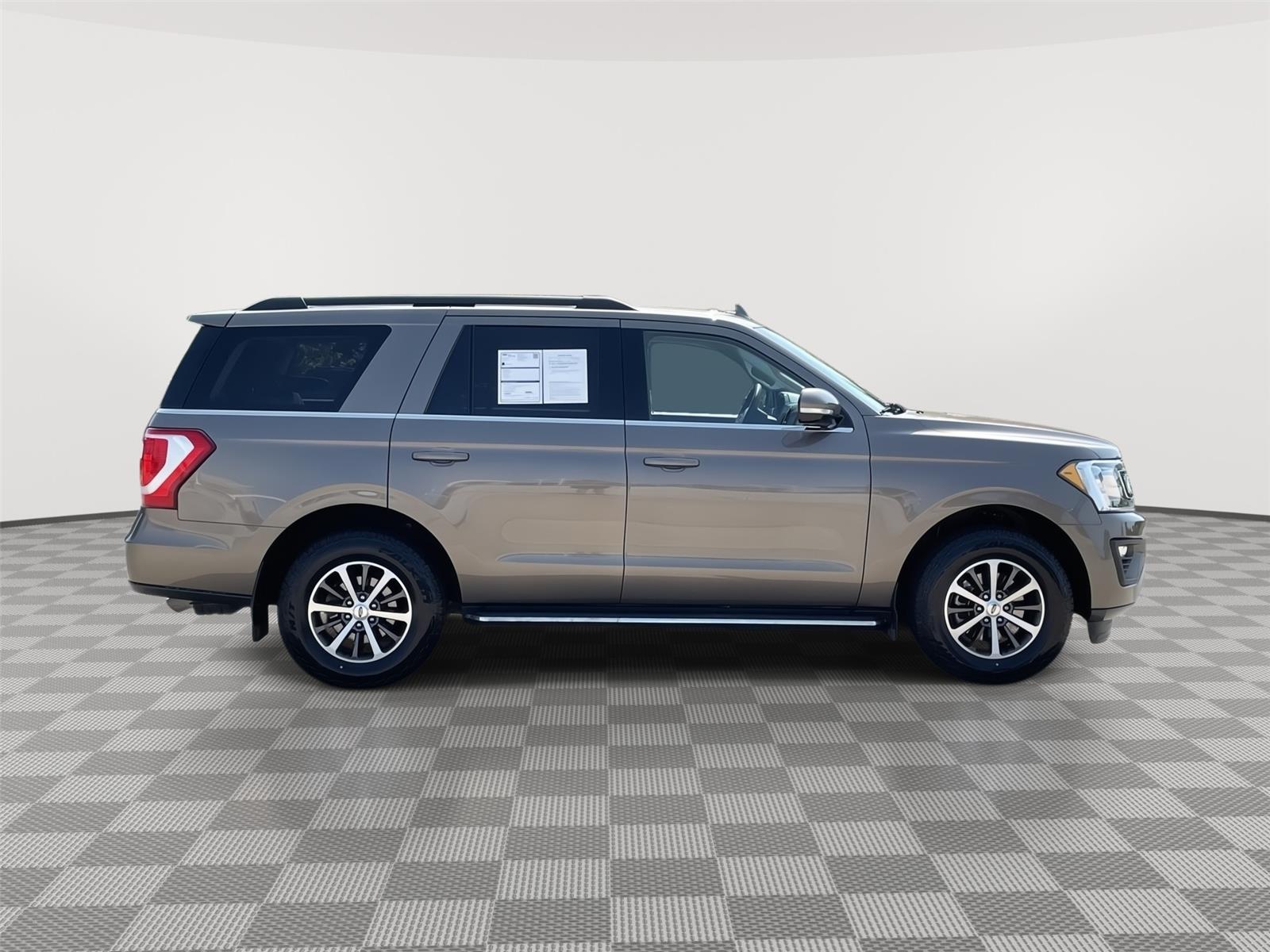 Vehicle photo 6