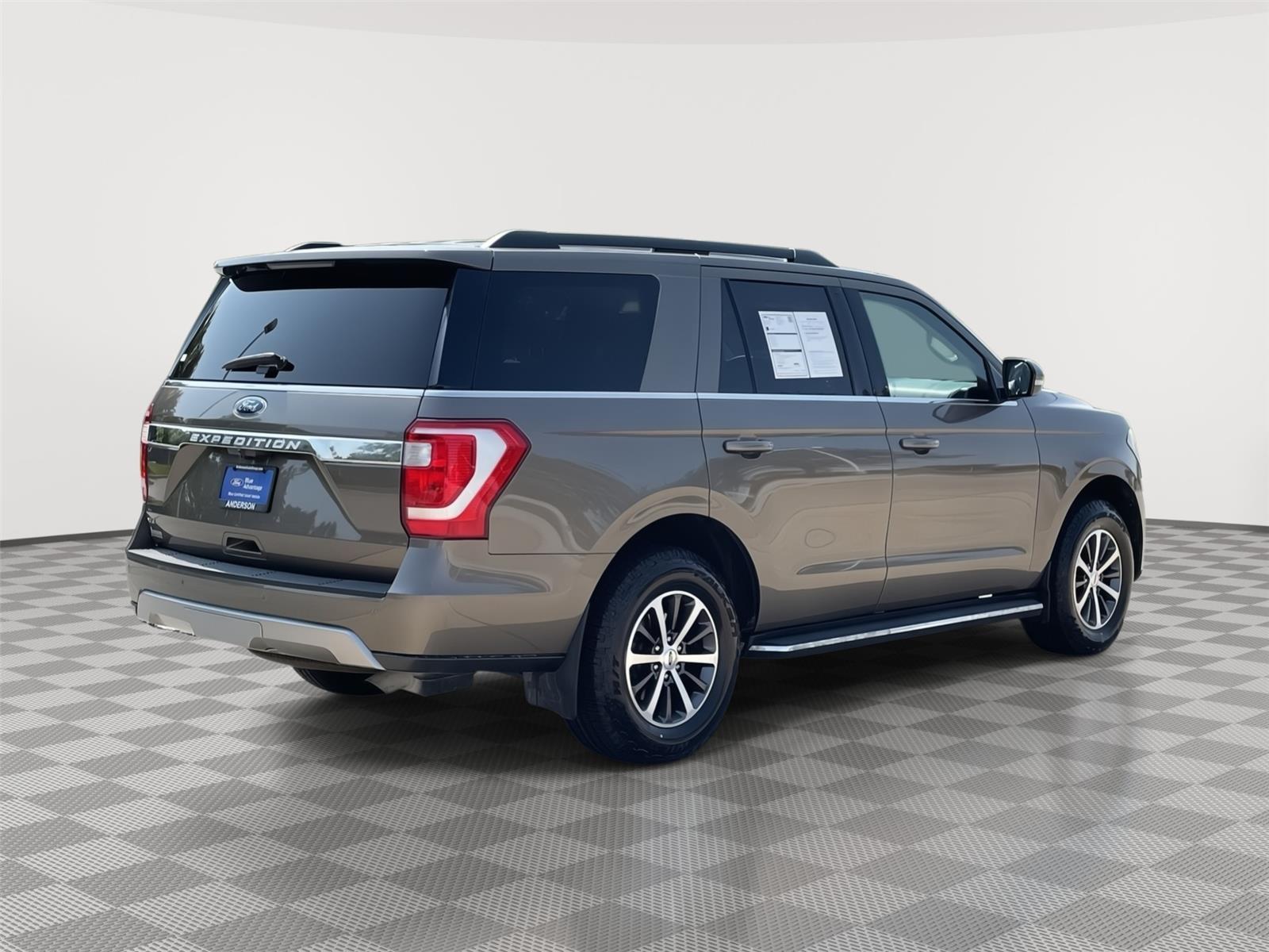 Vehicle photo 7