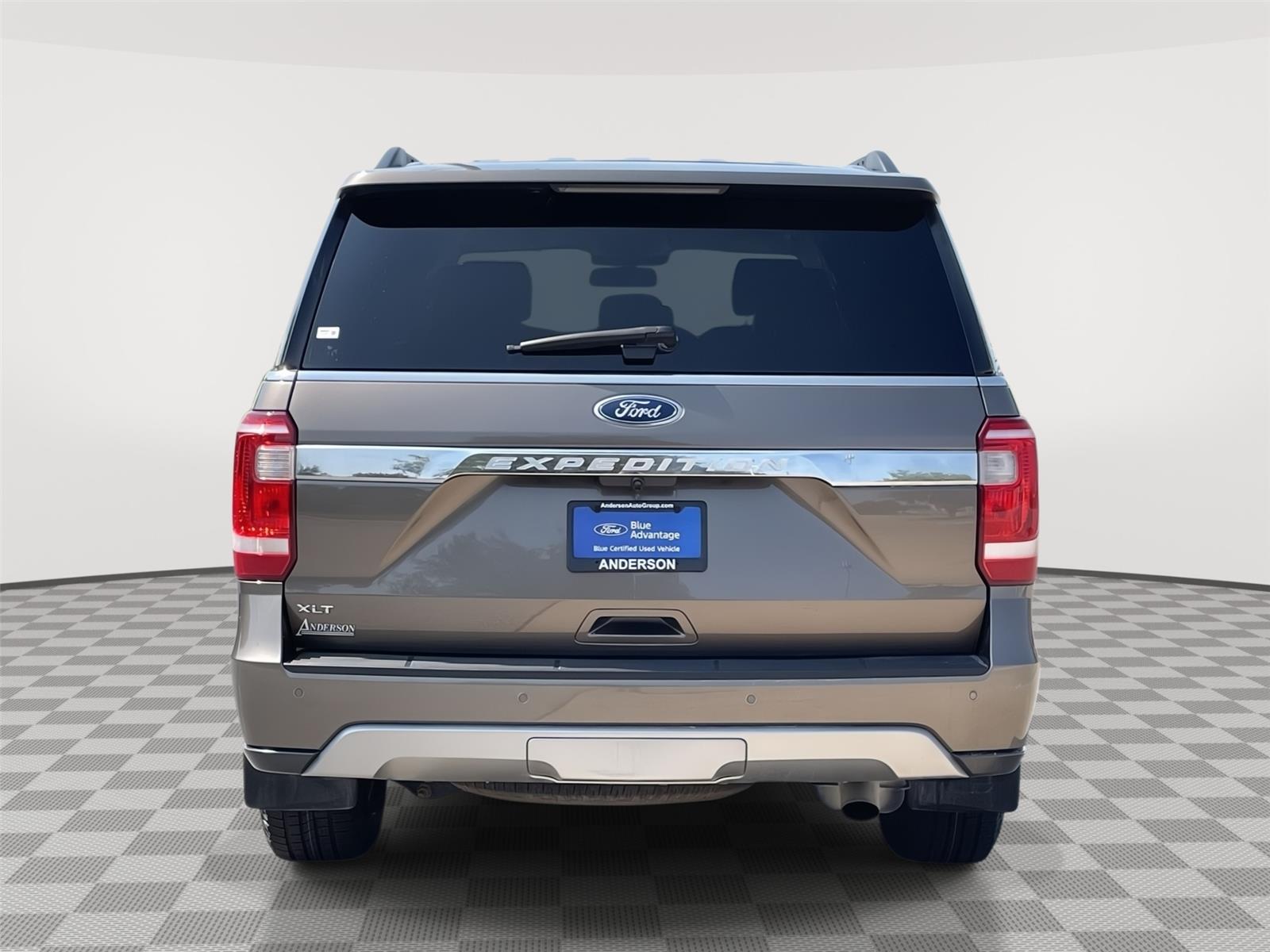Vehicle photo 8