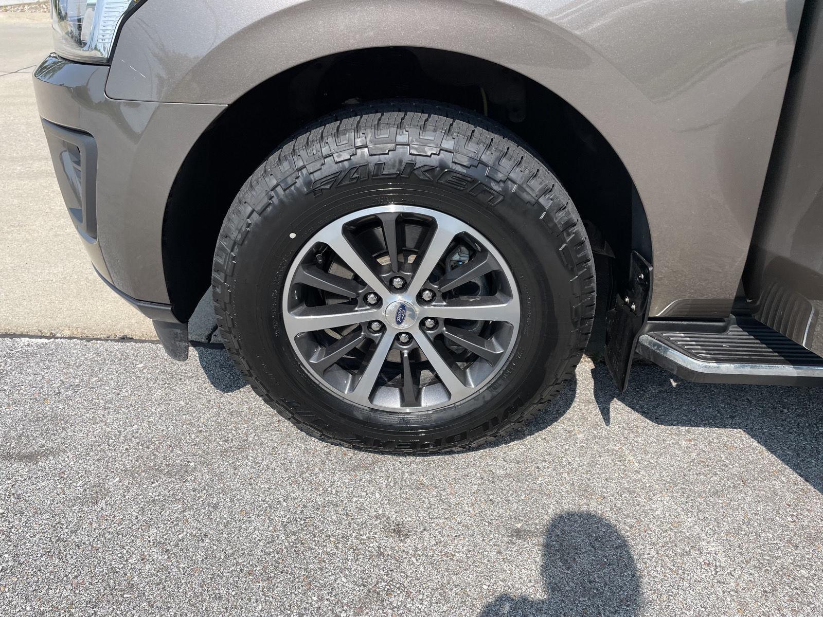 Vehicle photo 10
