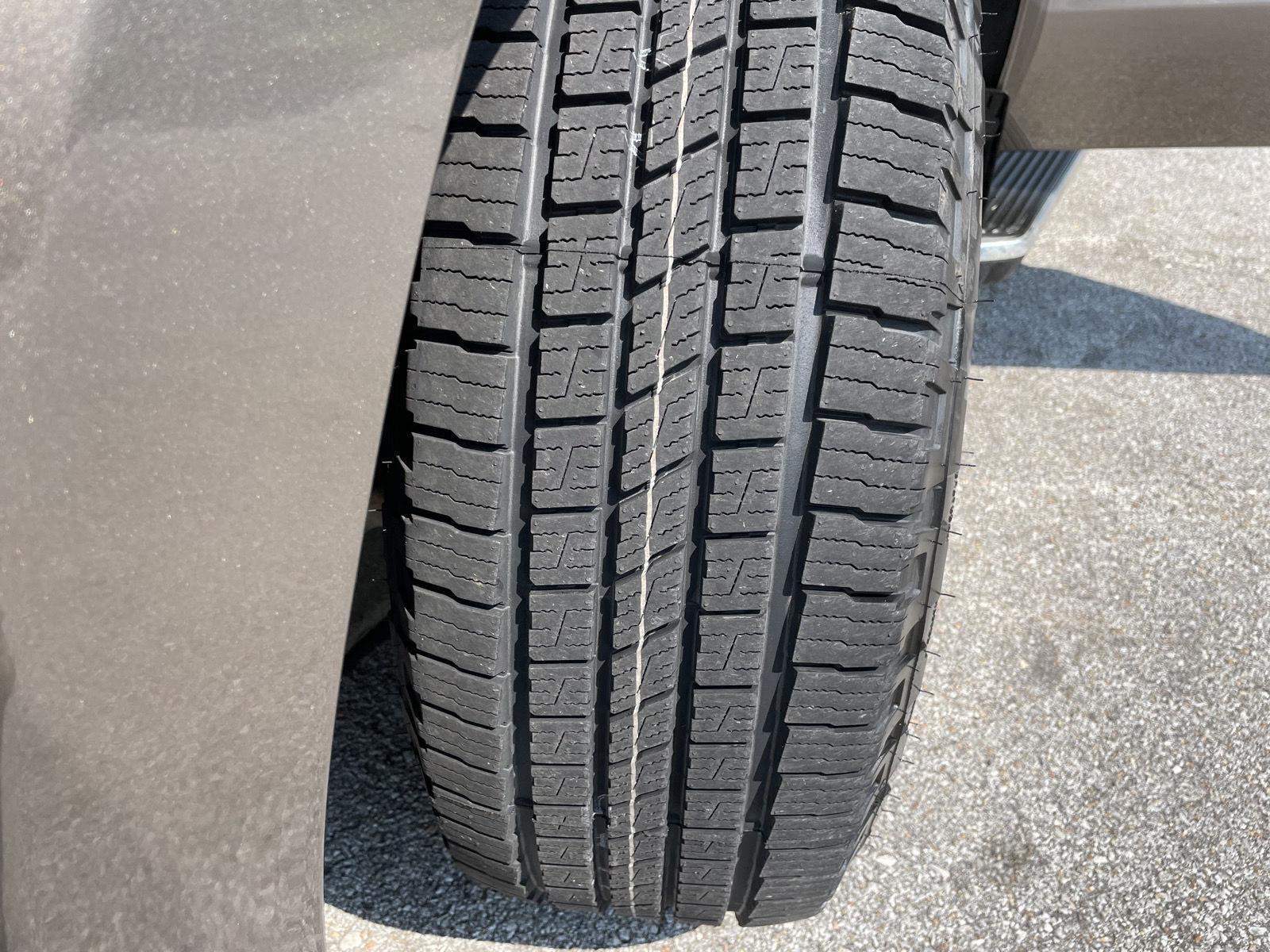 Vehicle photo 11