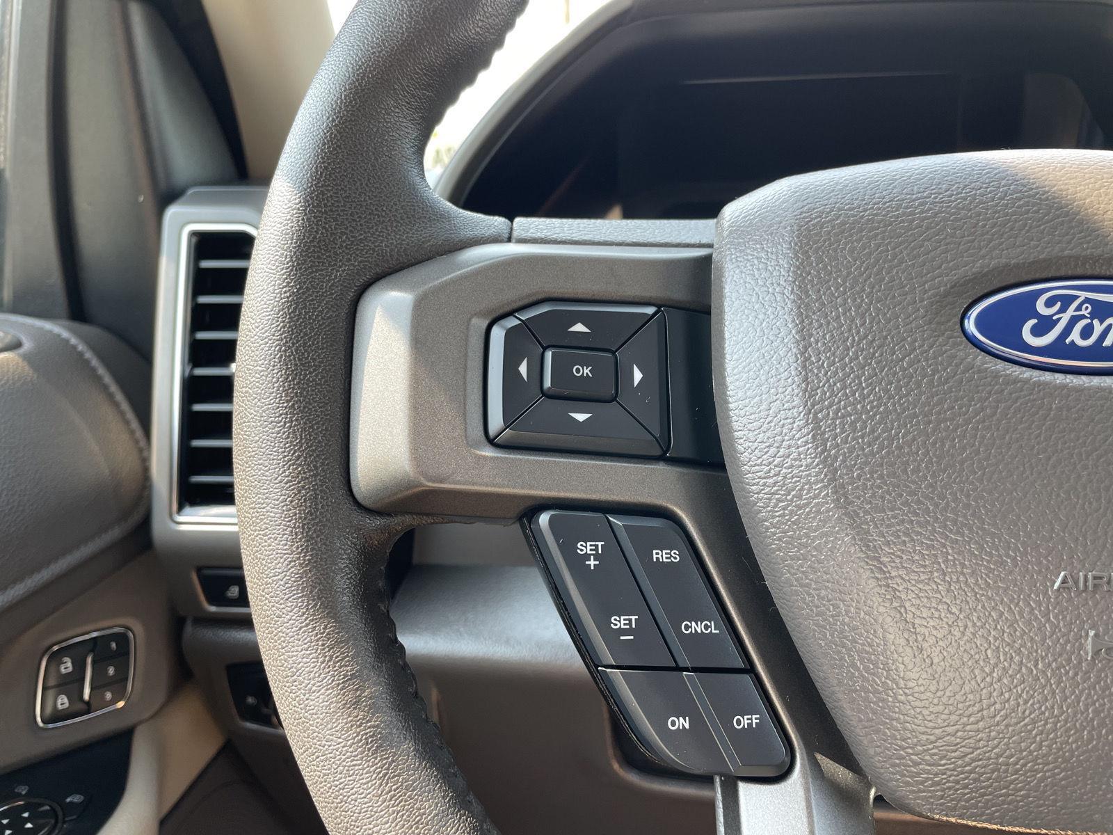 Vehicle photo 13