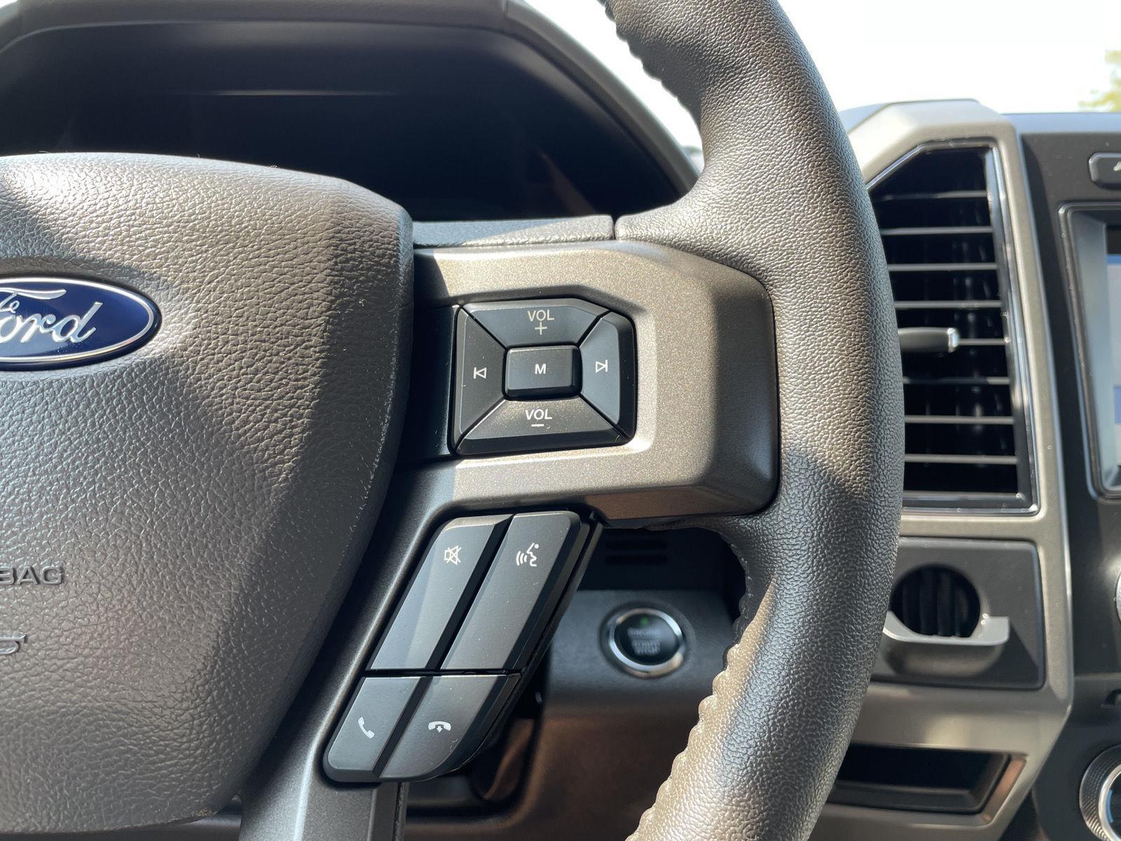 Vehicle photo 14