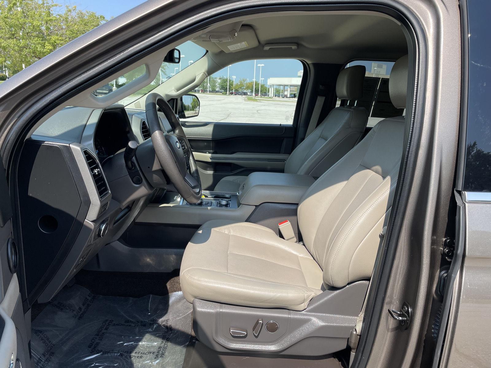 Vehicle photo 17