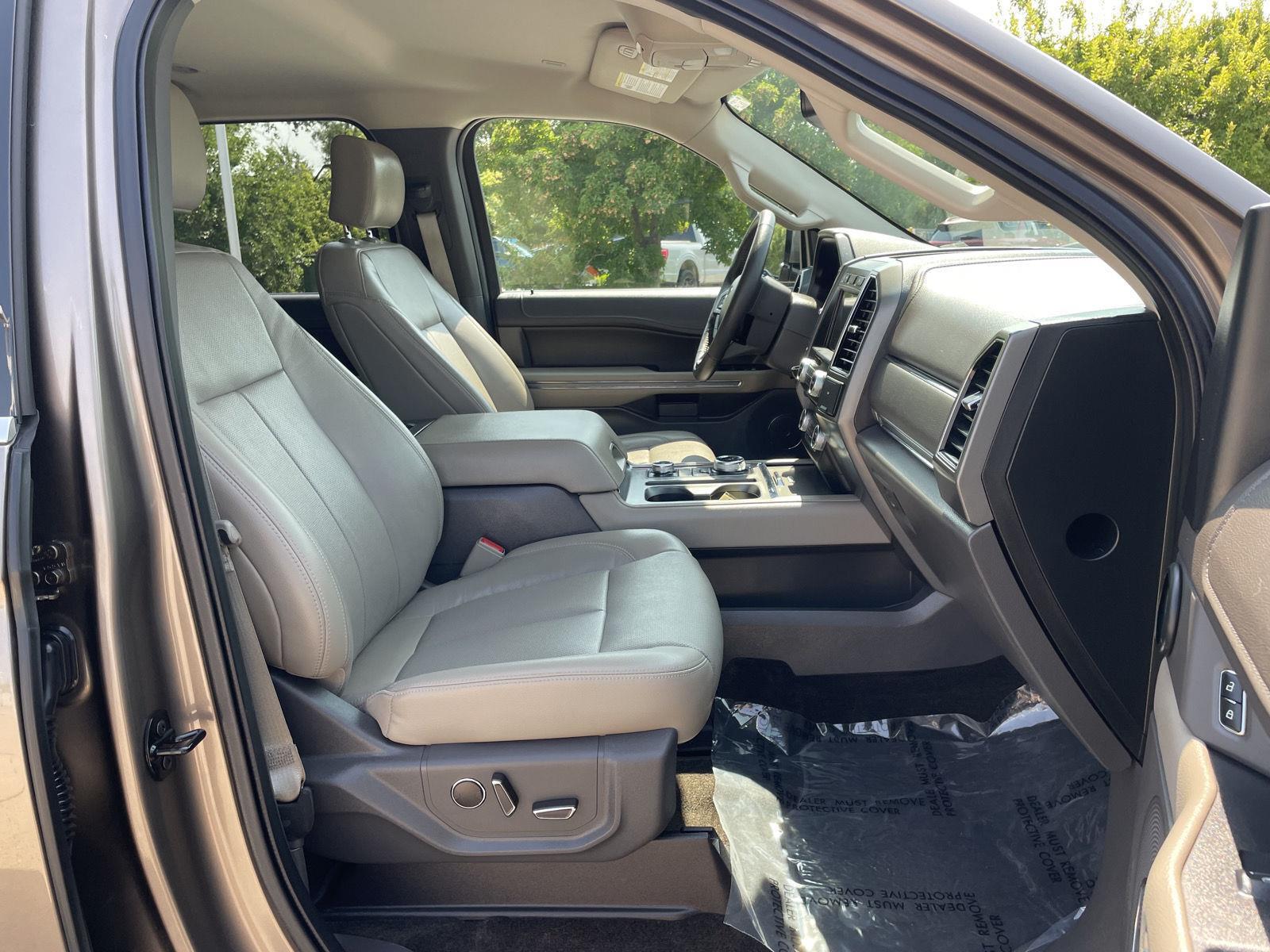 Vehicle photo 19
