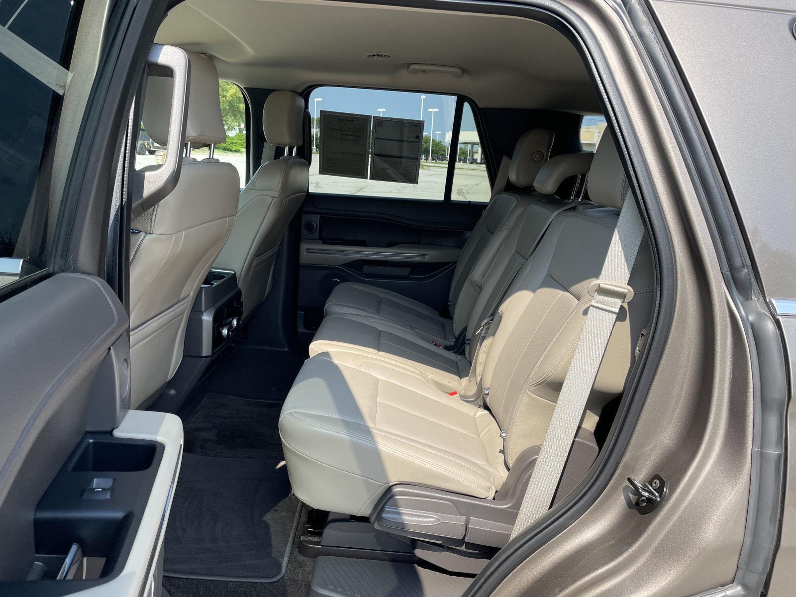 Vehicle photo 20