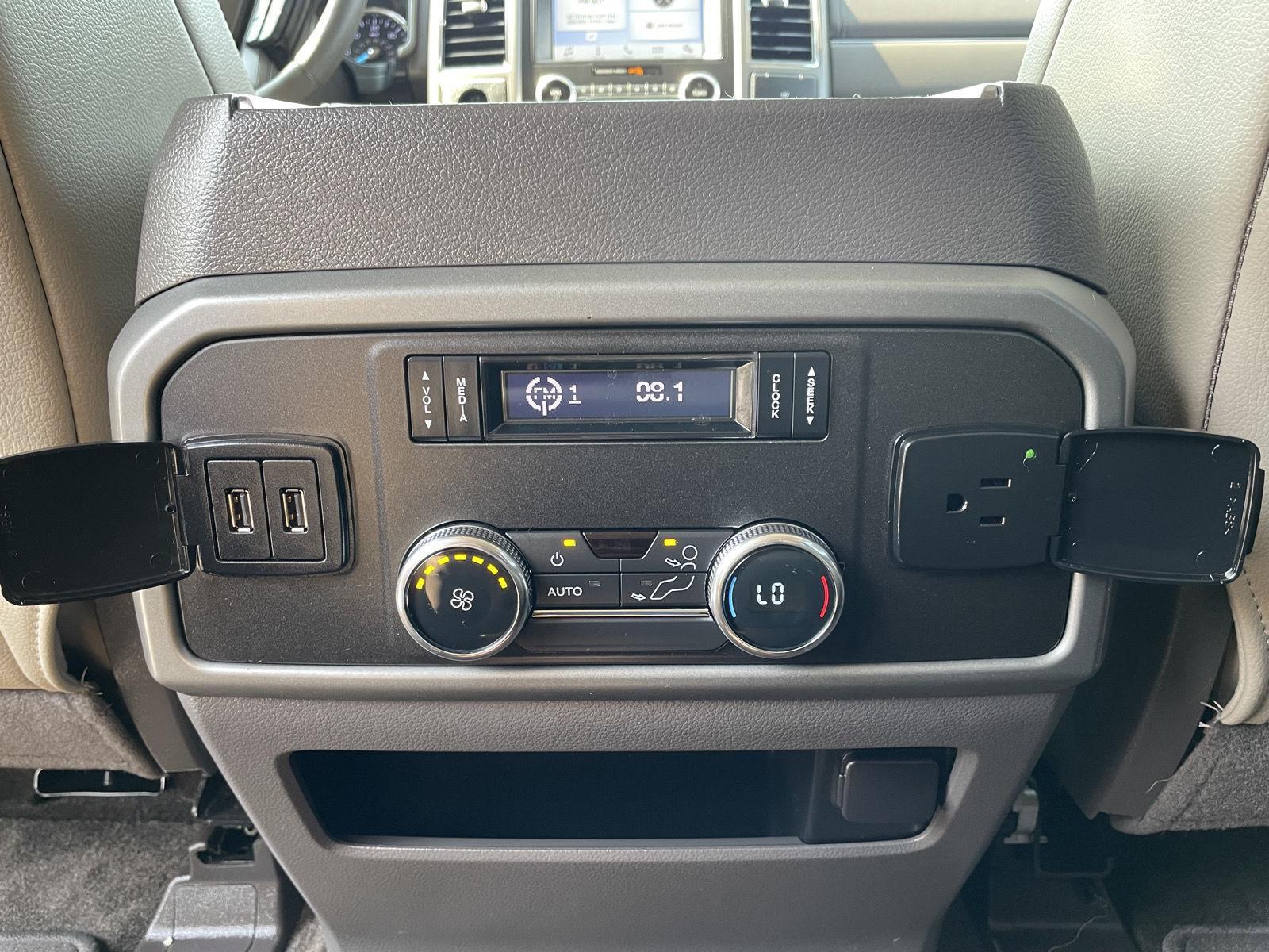 Vehicle photo 21