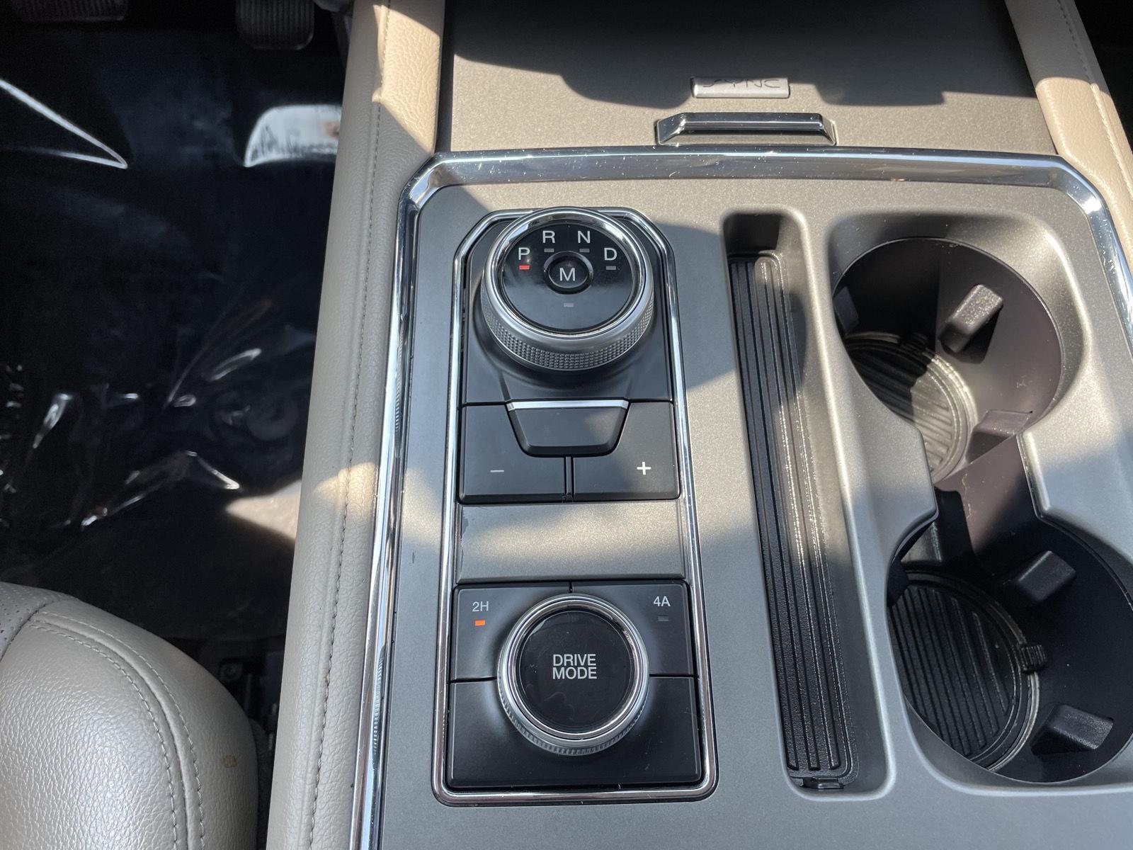 Vehicle photo 33