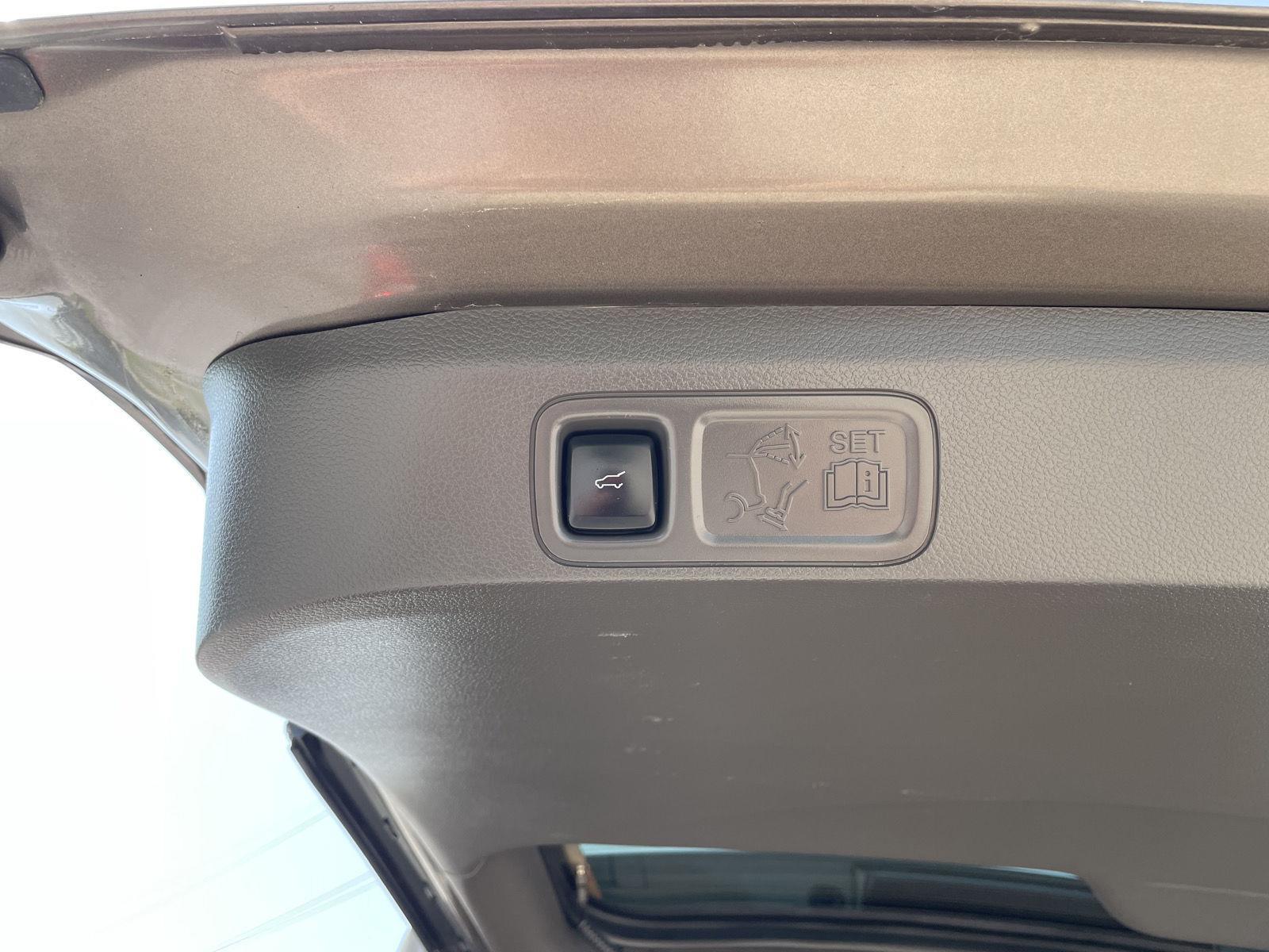 Vehicle photo 41