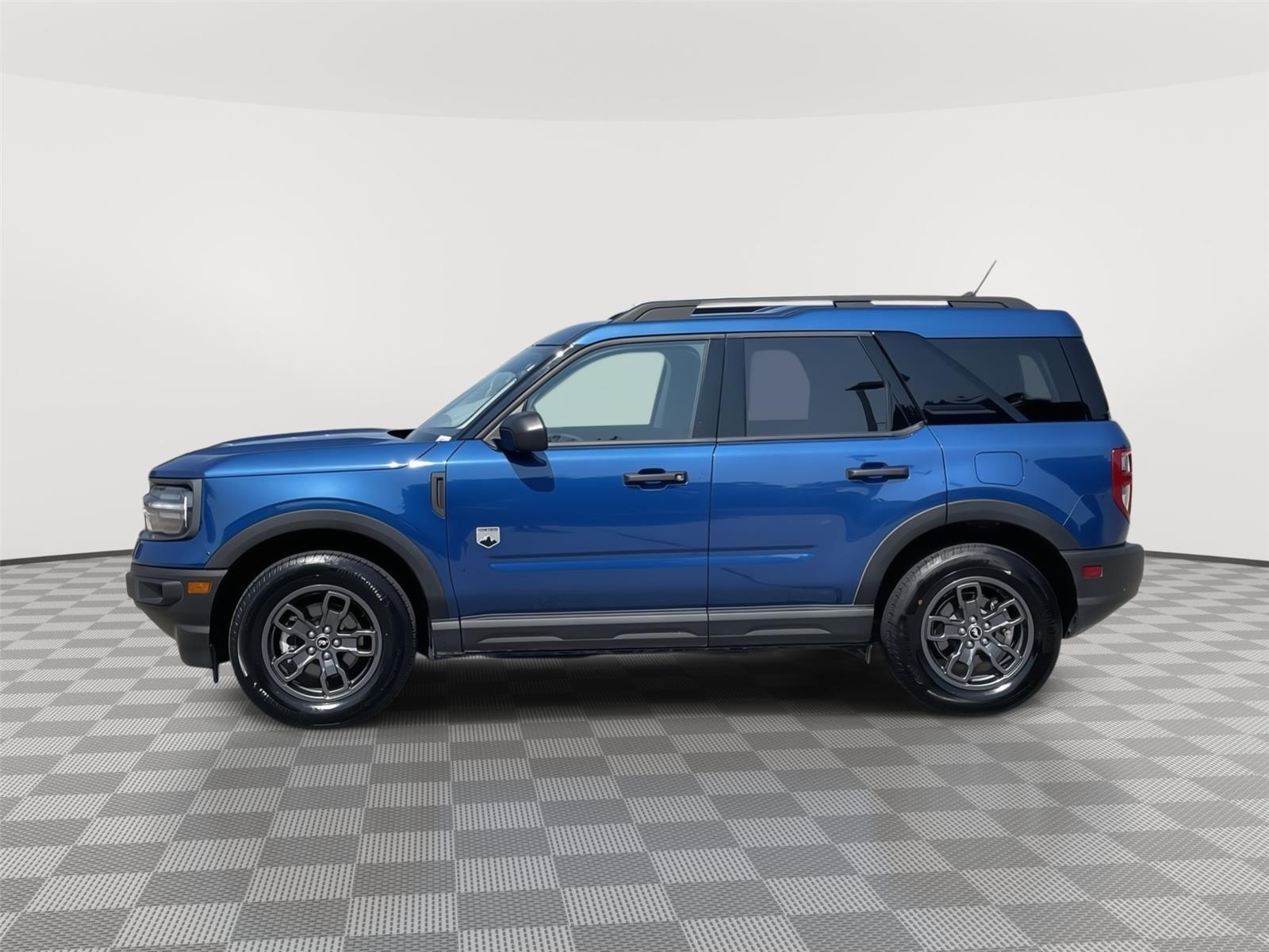 Vehicle photo 2
