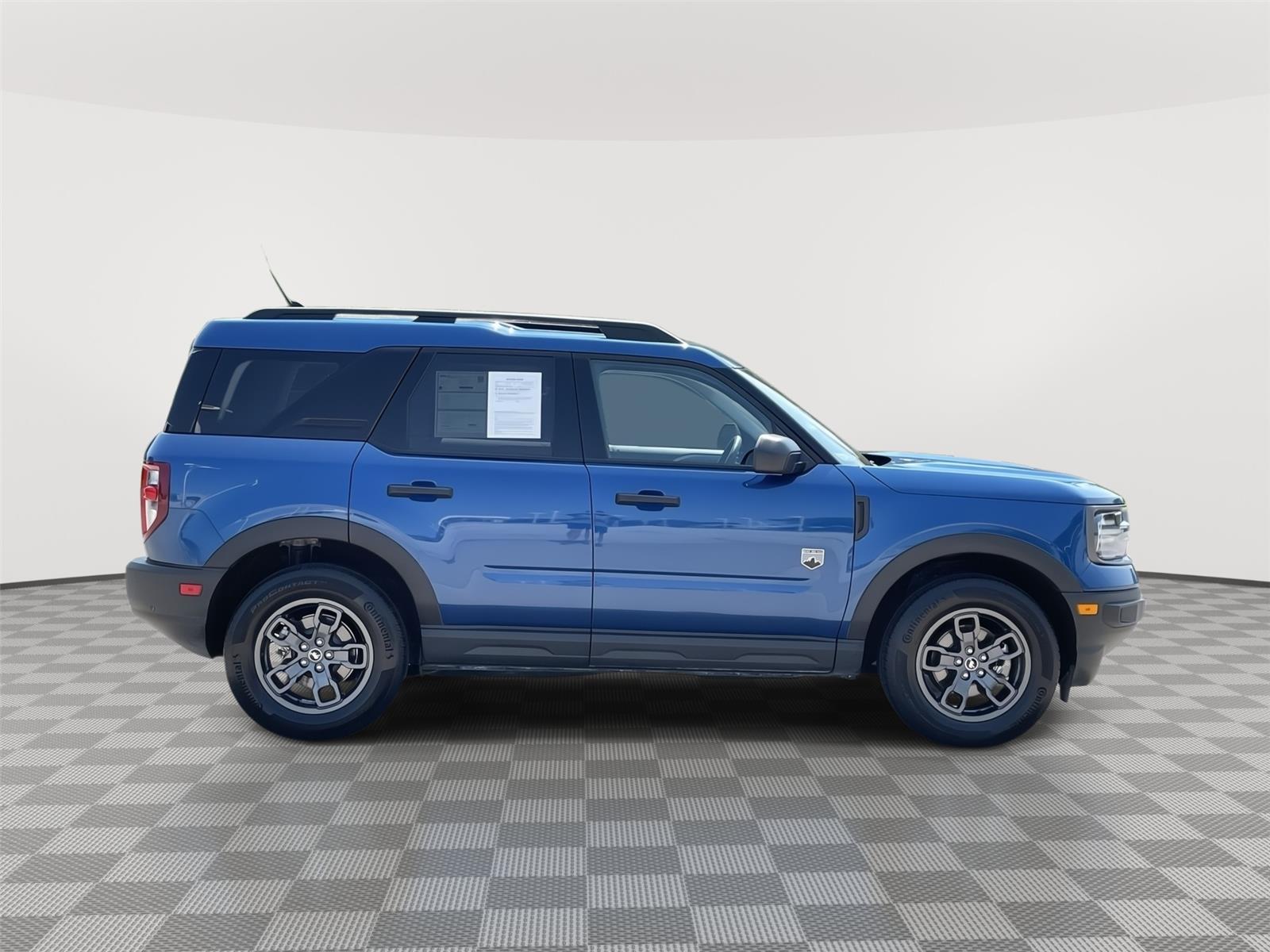 Vehicle photo 6