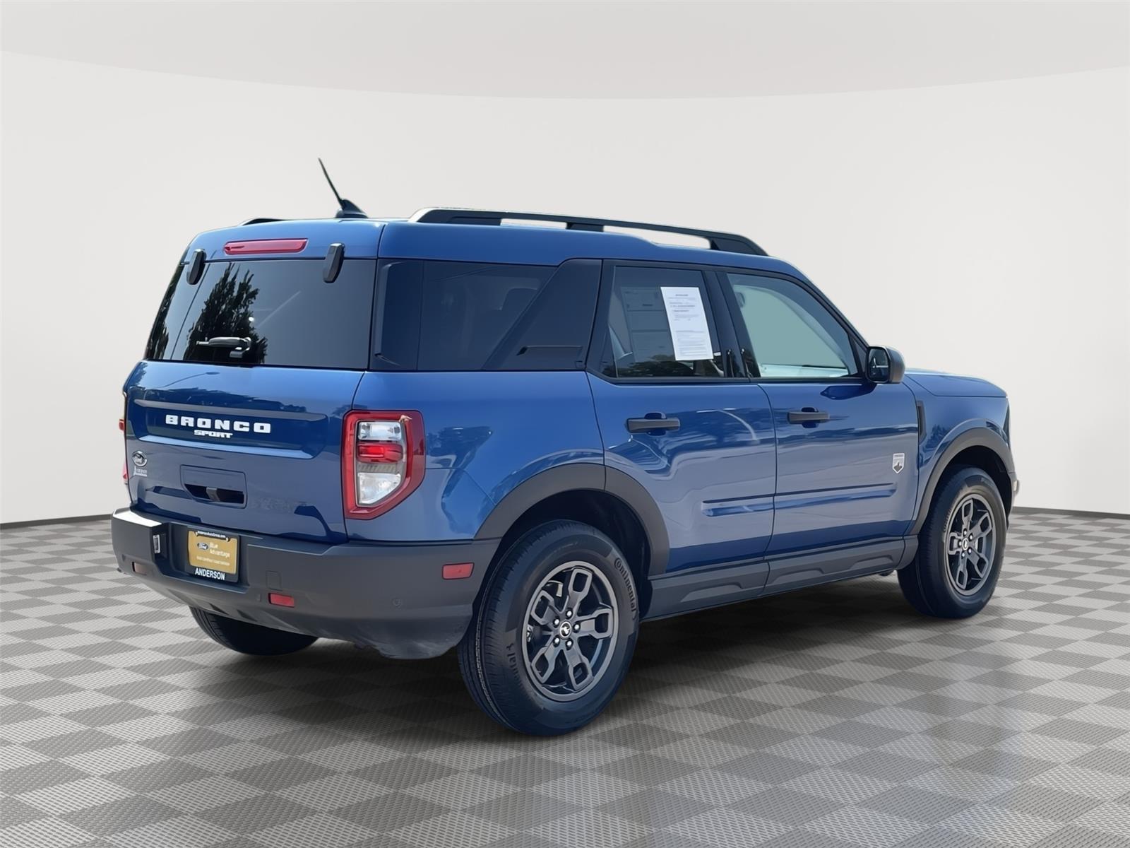 Vehicle photo 7
