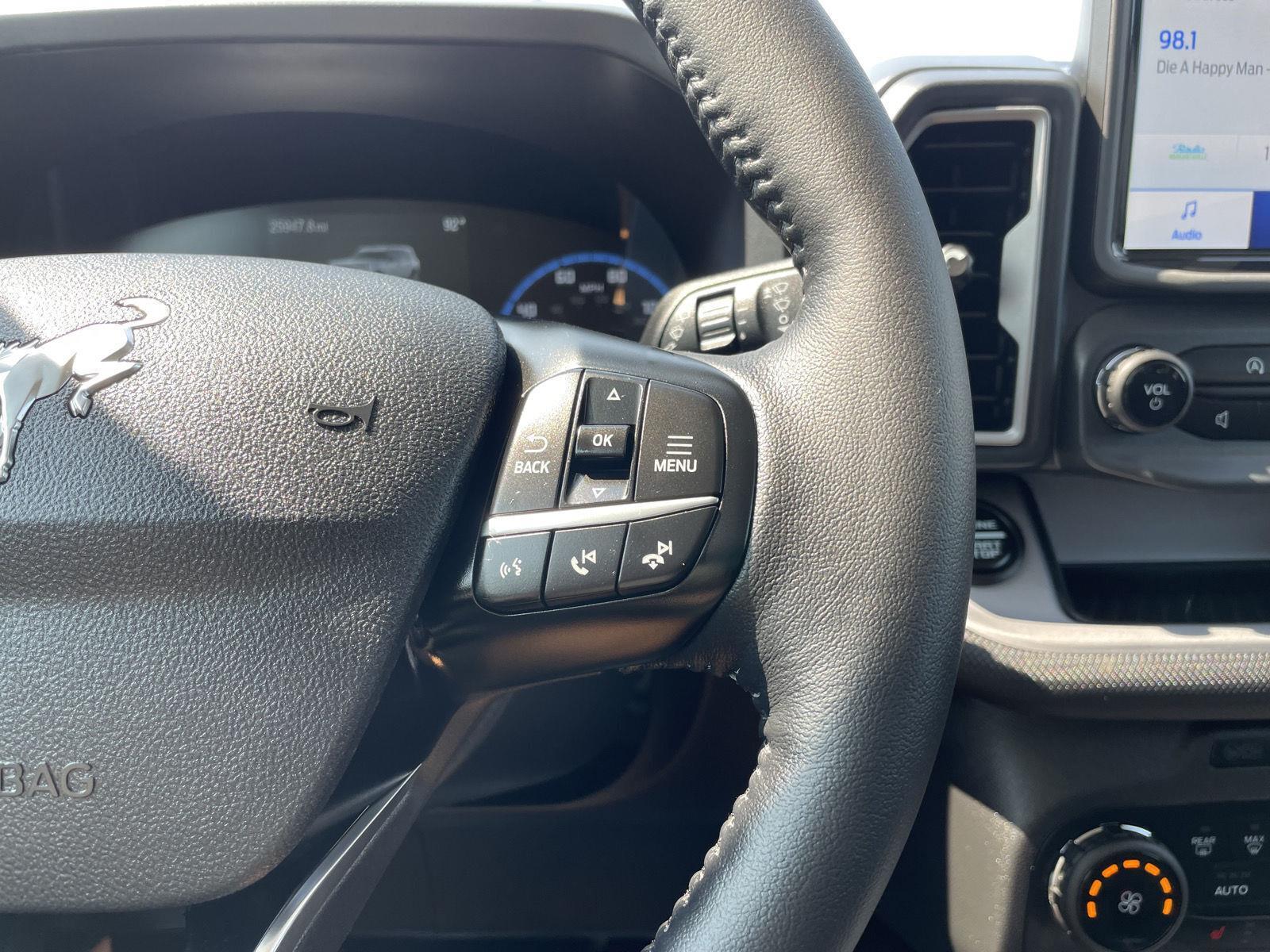 Vehicle photo 14