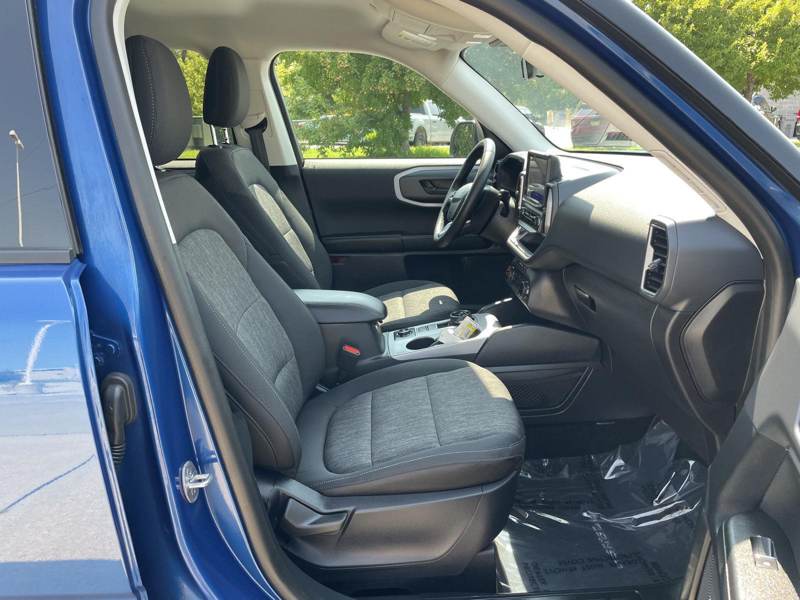 Vehicle photo 19