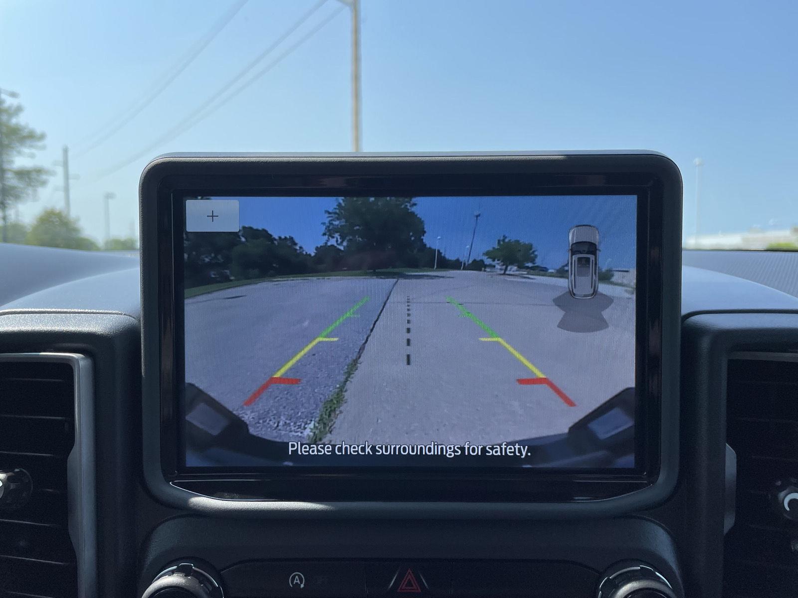 Vehicle photo 23