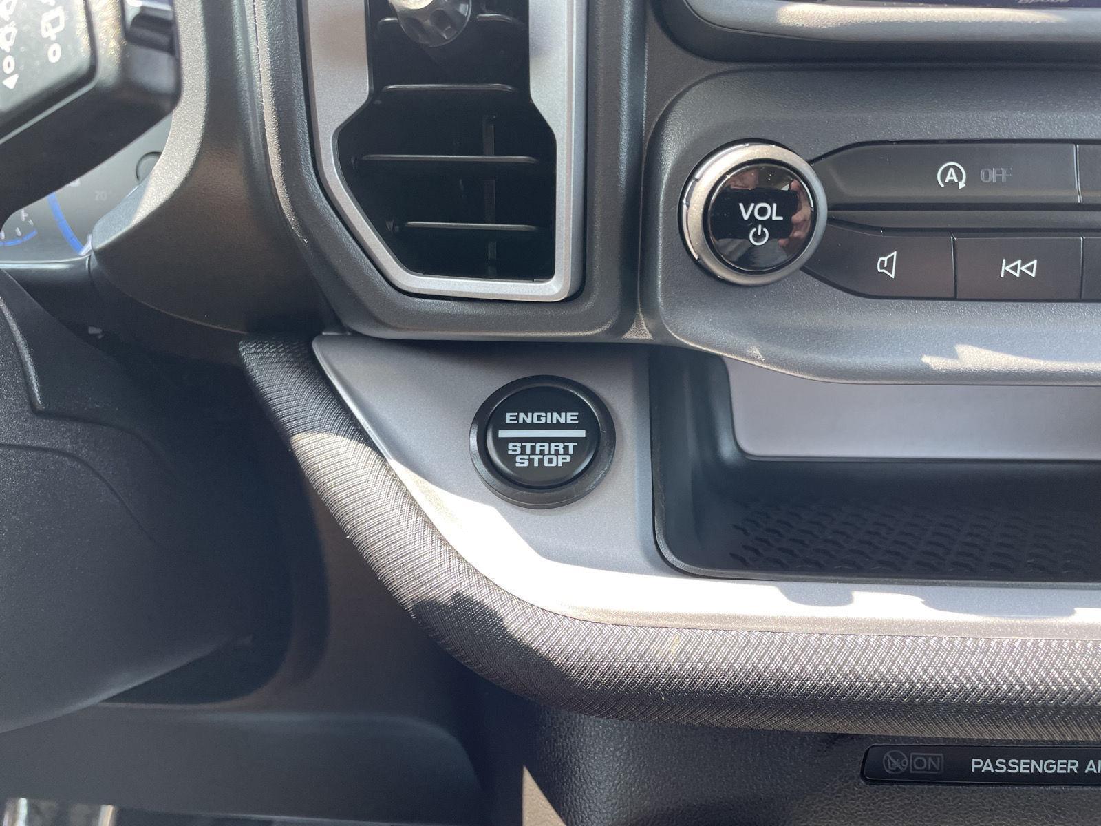 Vehicle photo 24