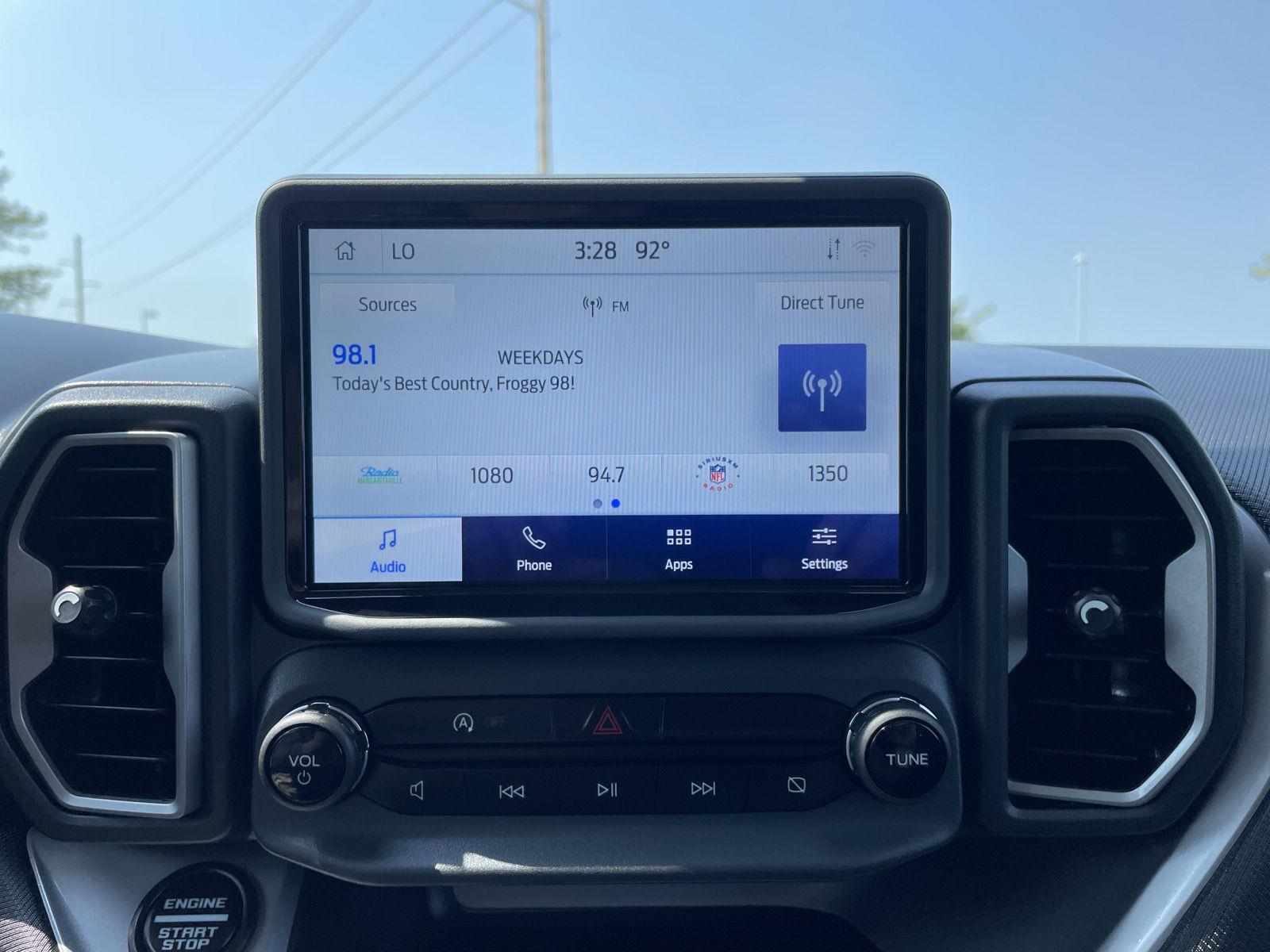 Vehicle photo 25