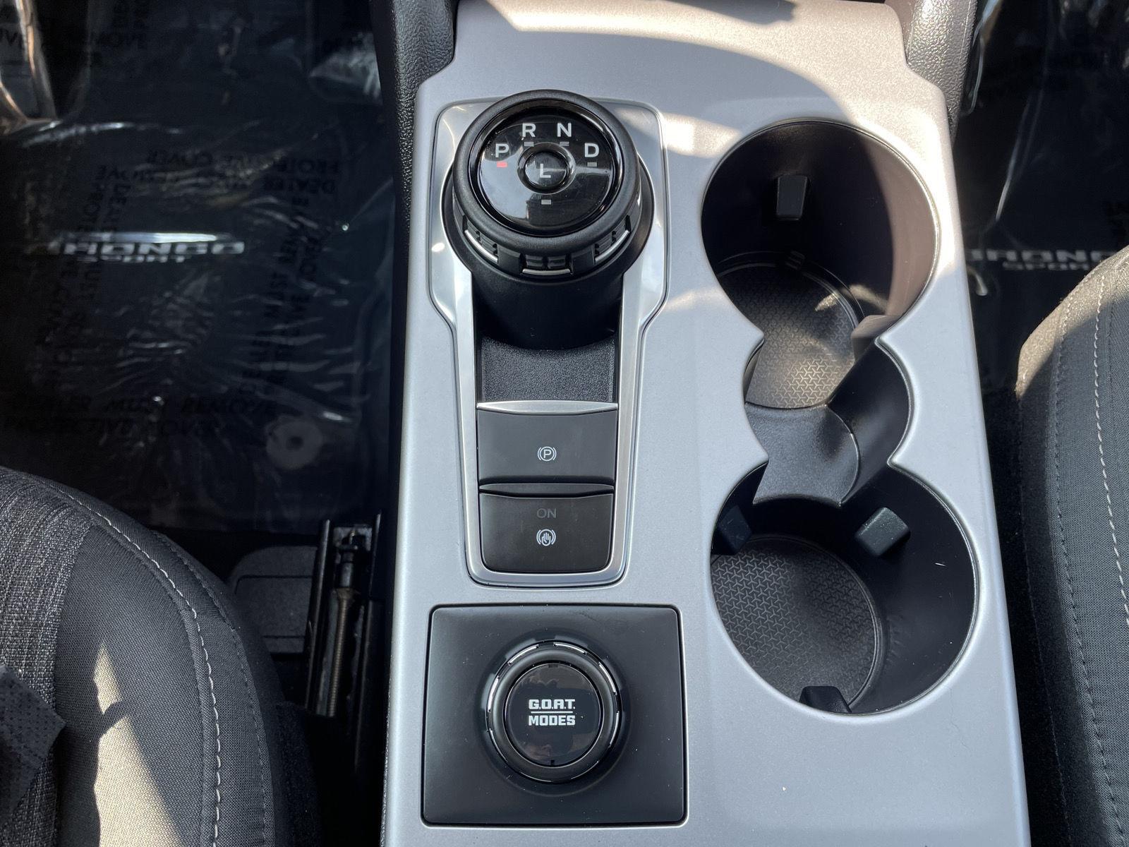 Vehicle photo 30