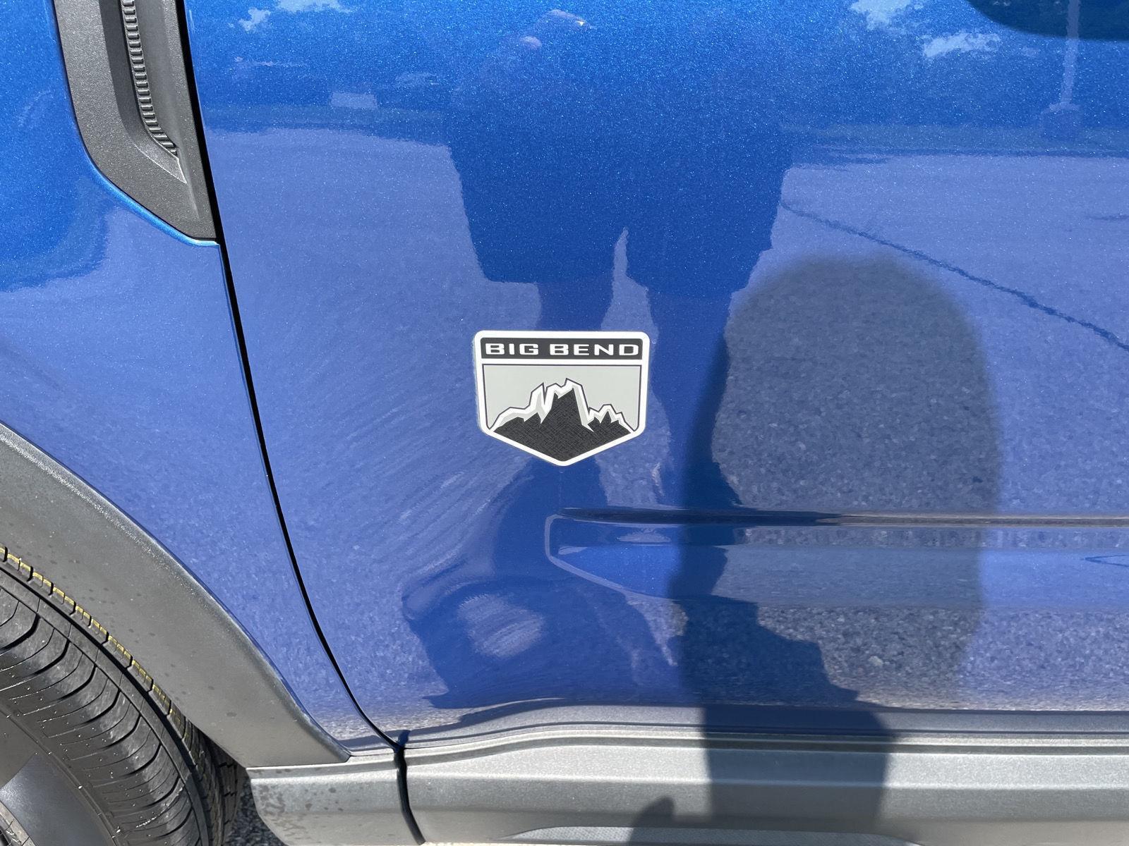 Vehicle photo 37