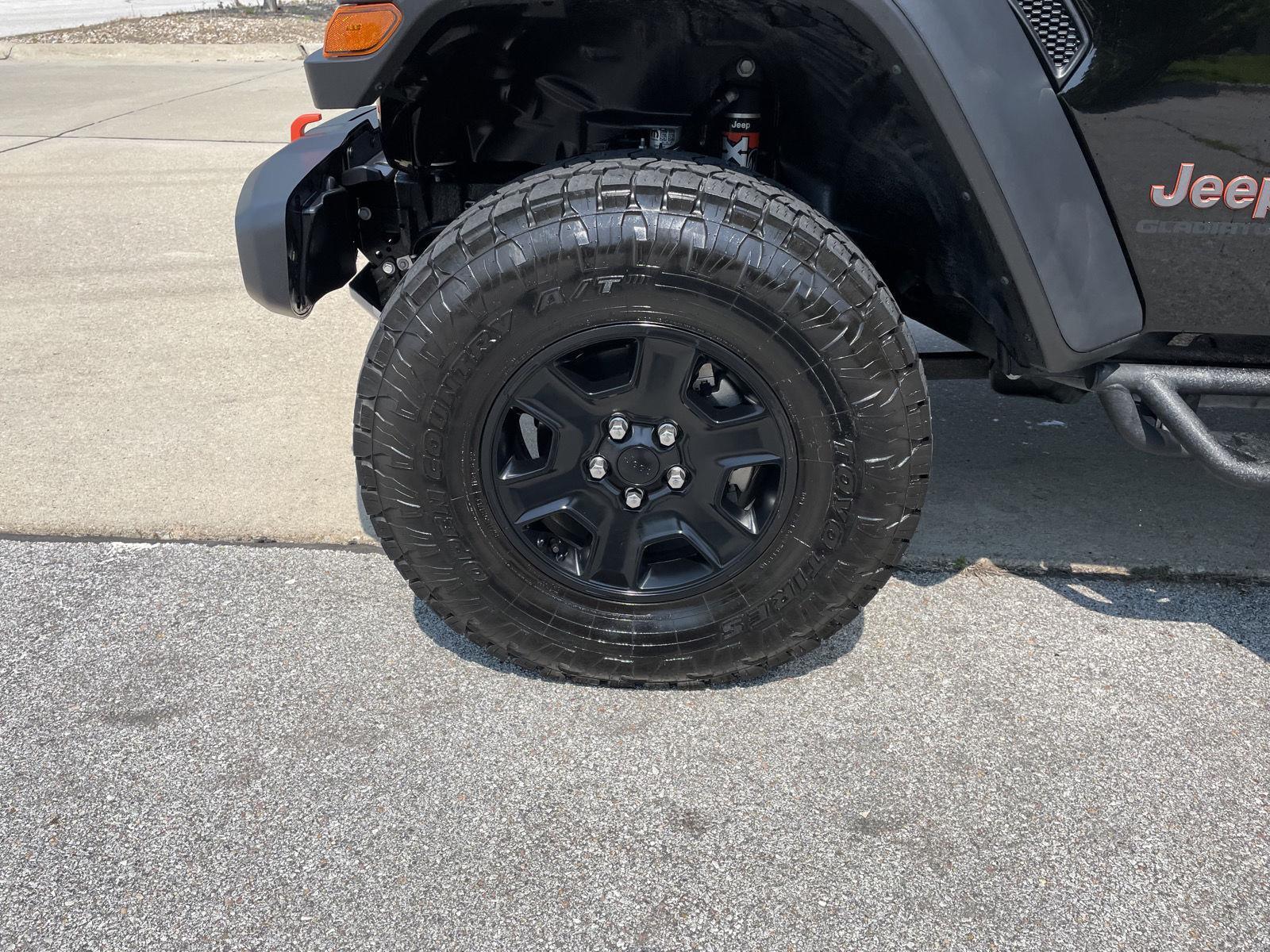 Vehicle photo 10