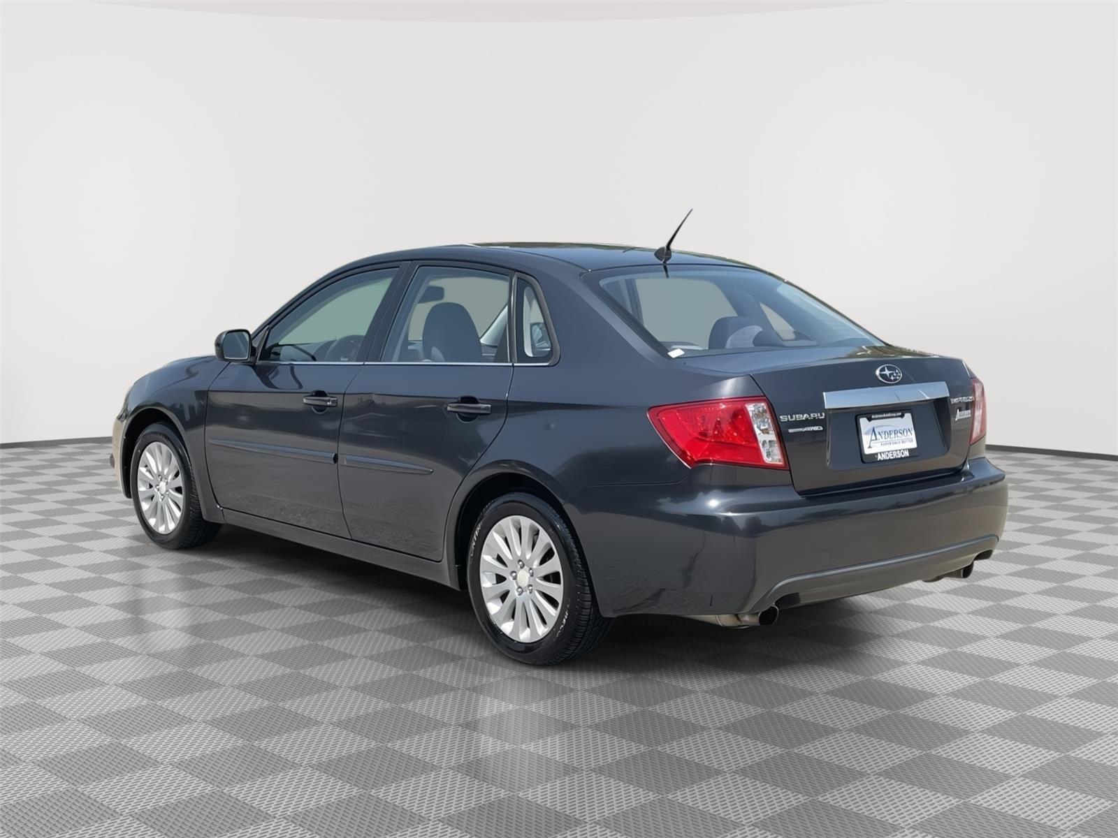 Vehicle photo 9