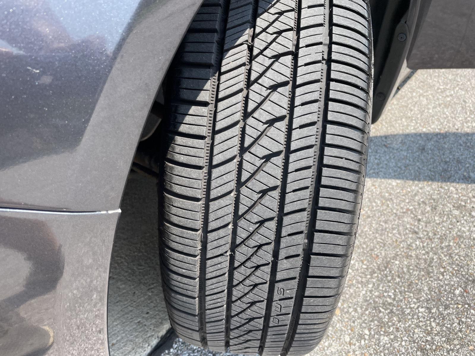 Vehicle photo 11