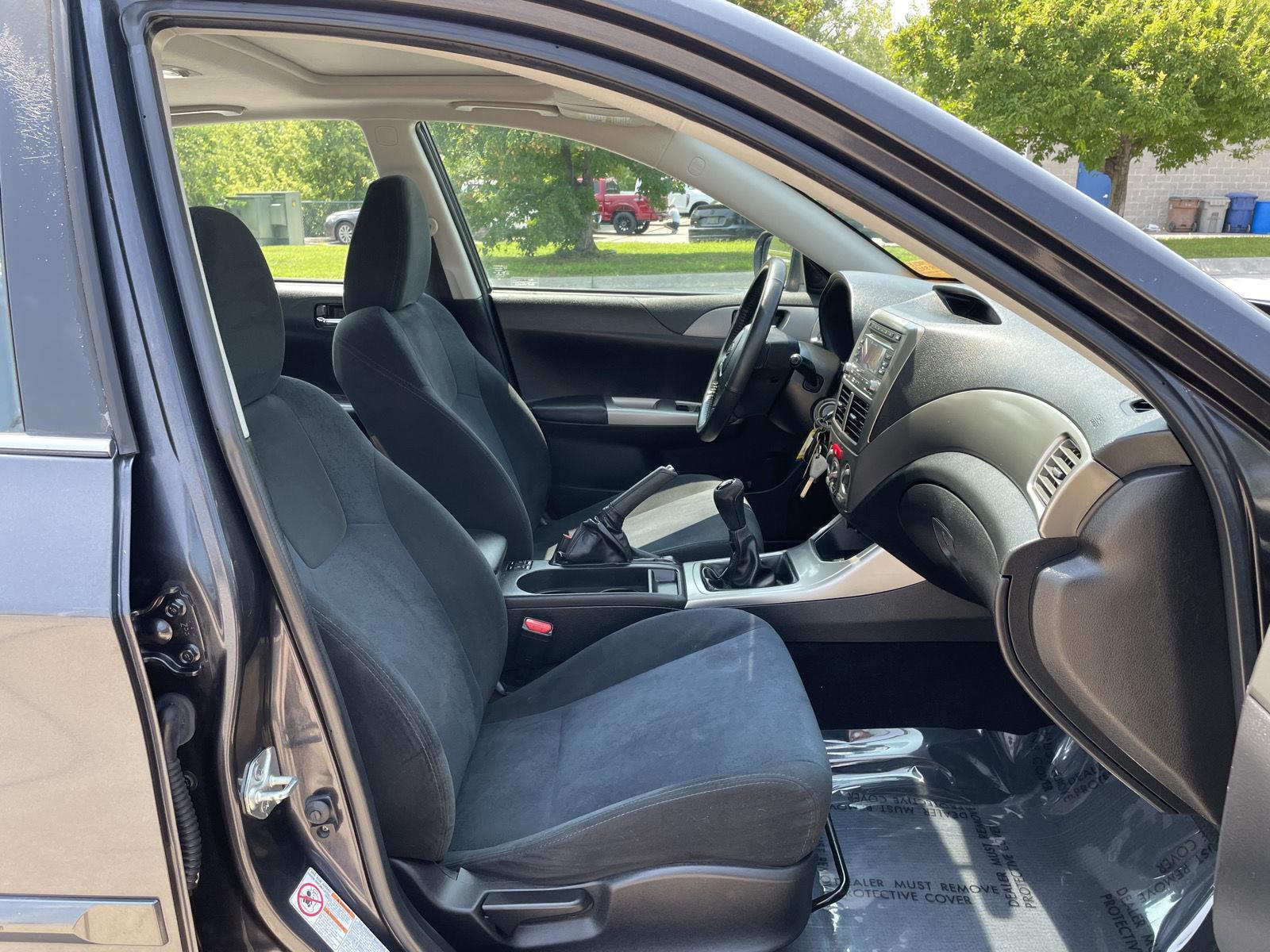 Vehicle photo 19