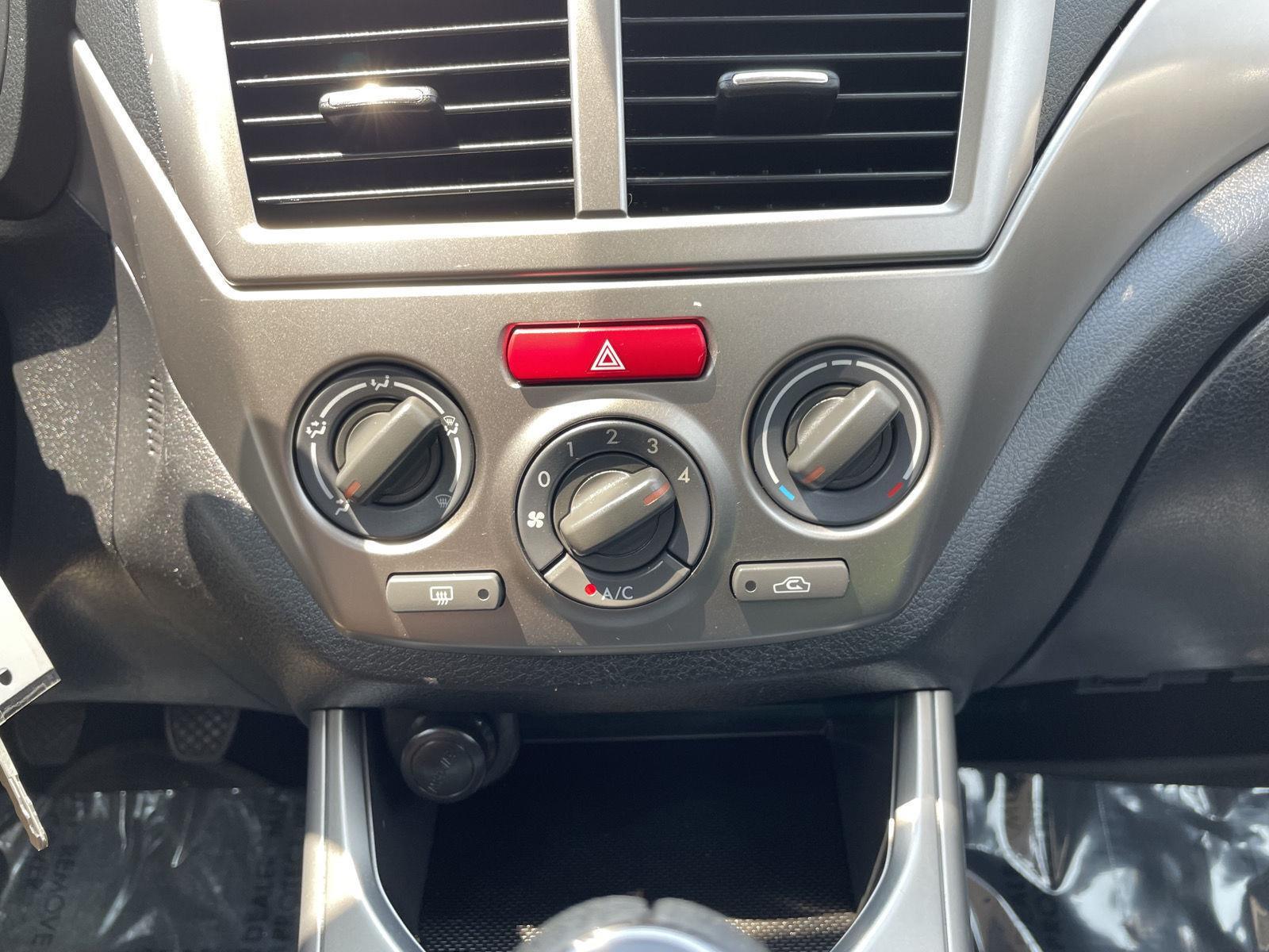 Vehicle photo 23