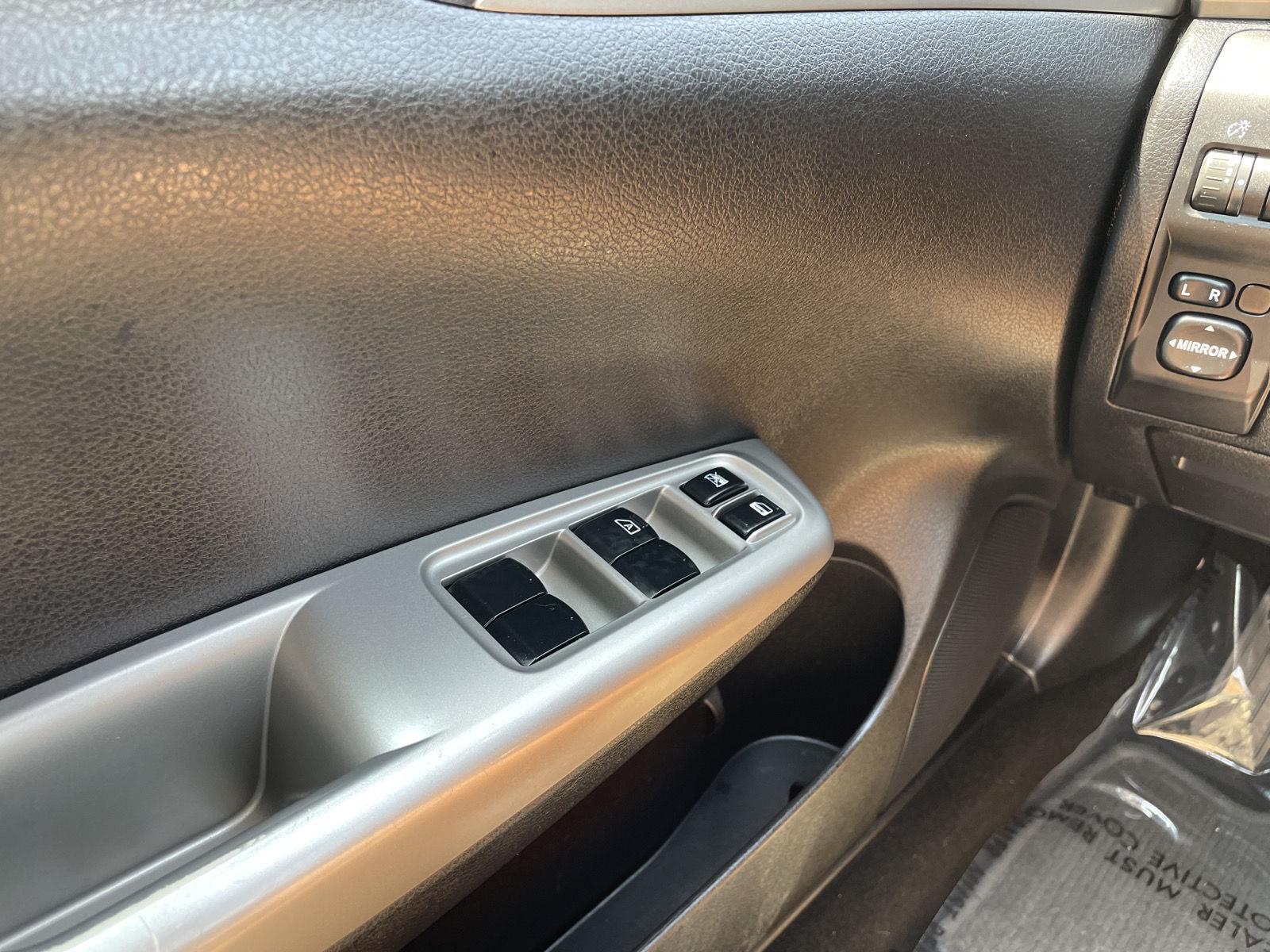 Vehicle photo 24