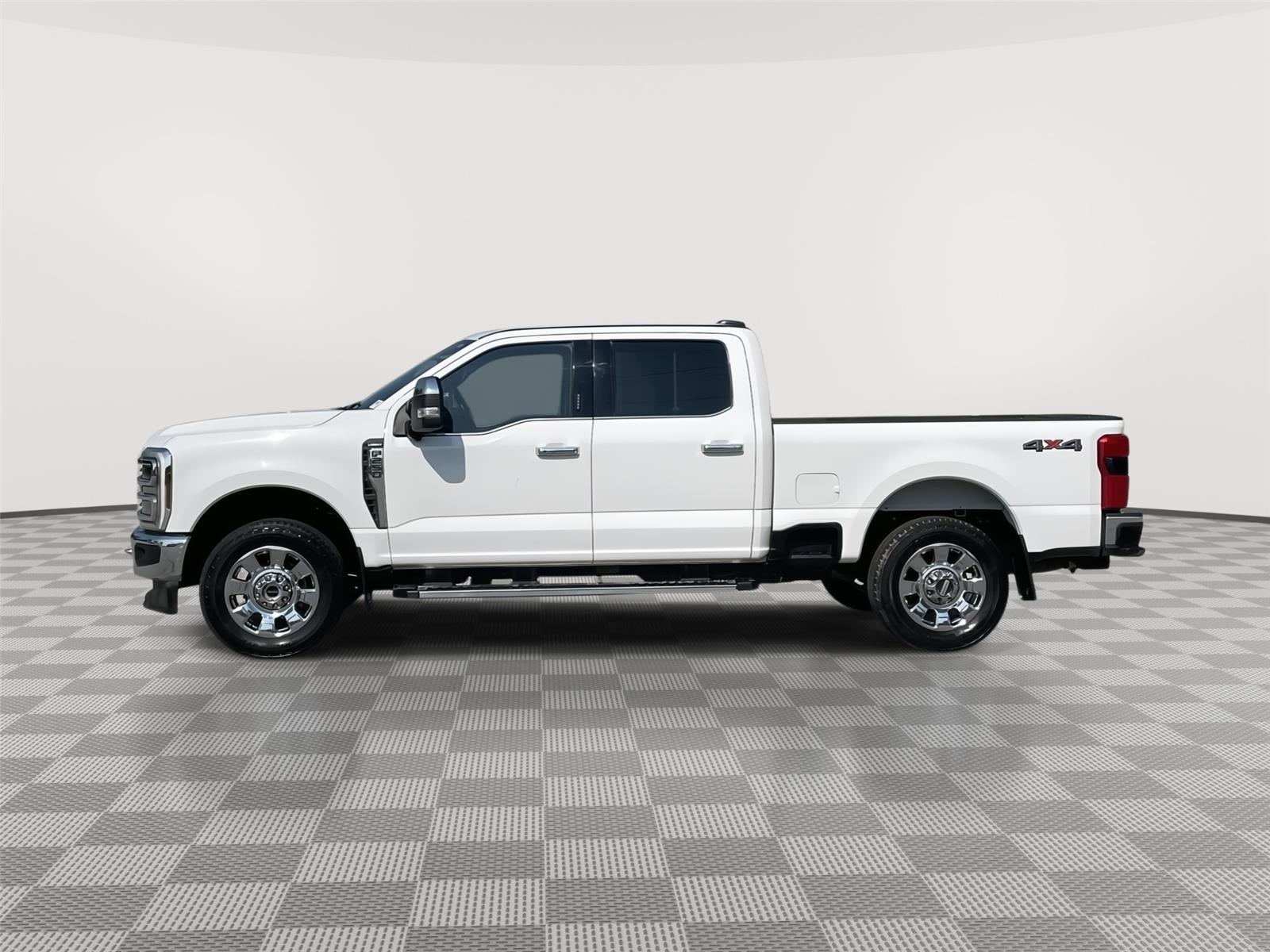 Vehicle photo 2