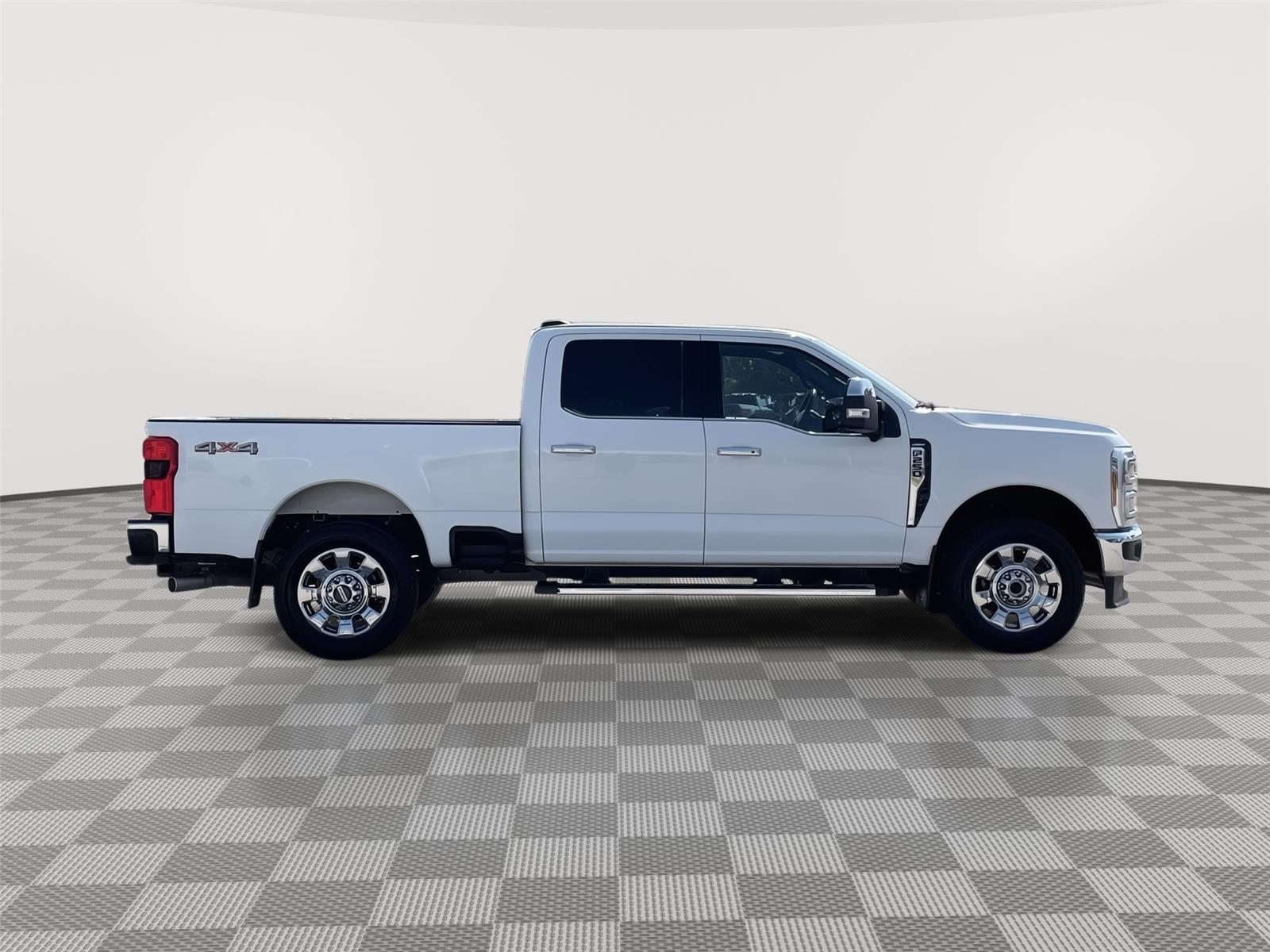 Vehicle photo 6