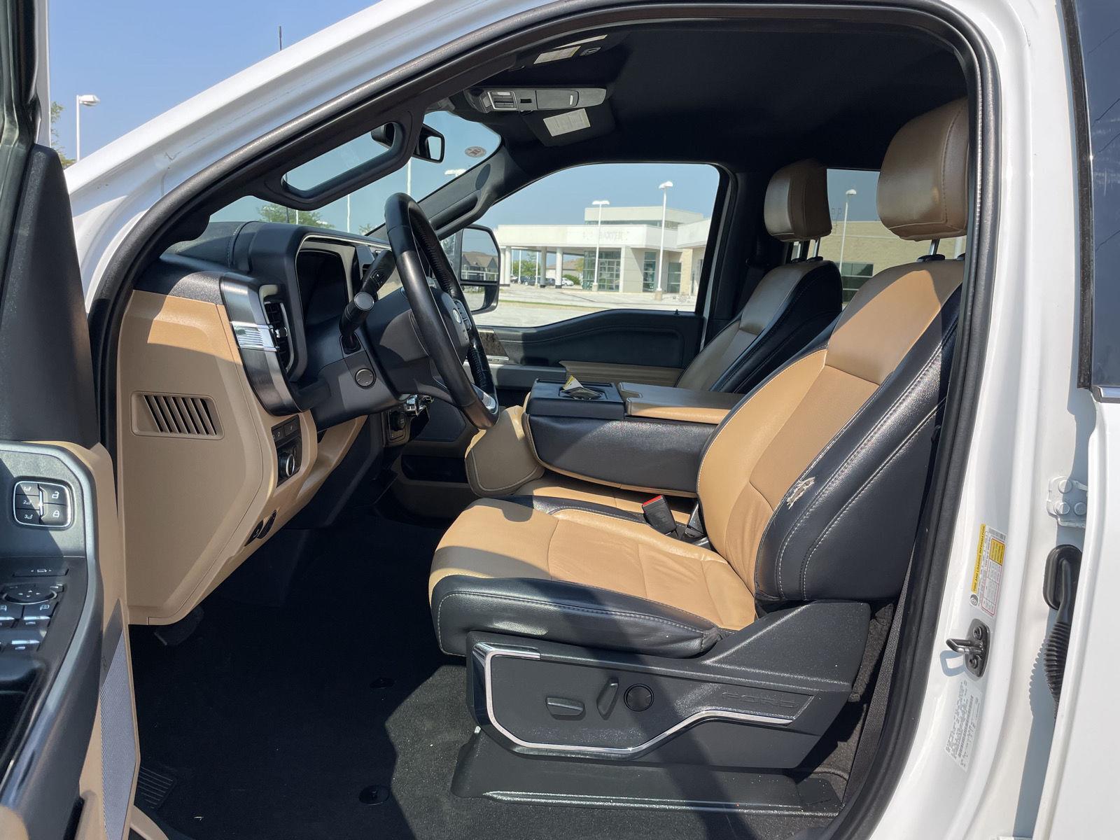 Vehicle photo 16
