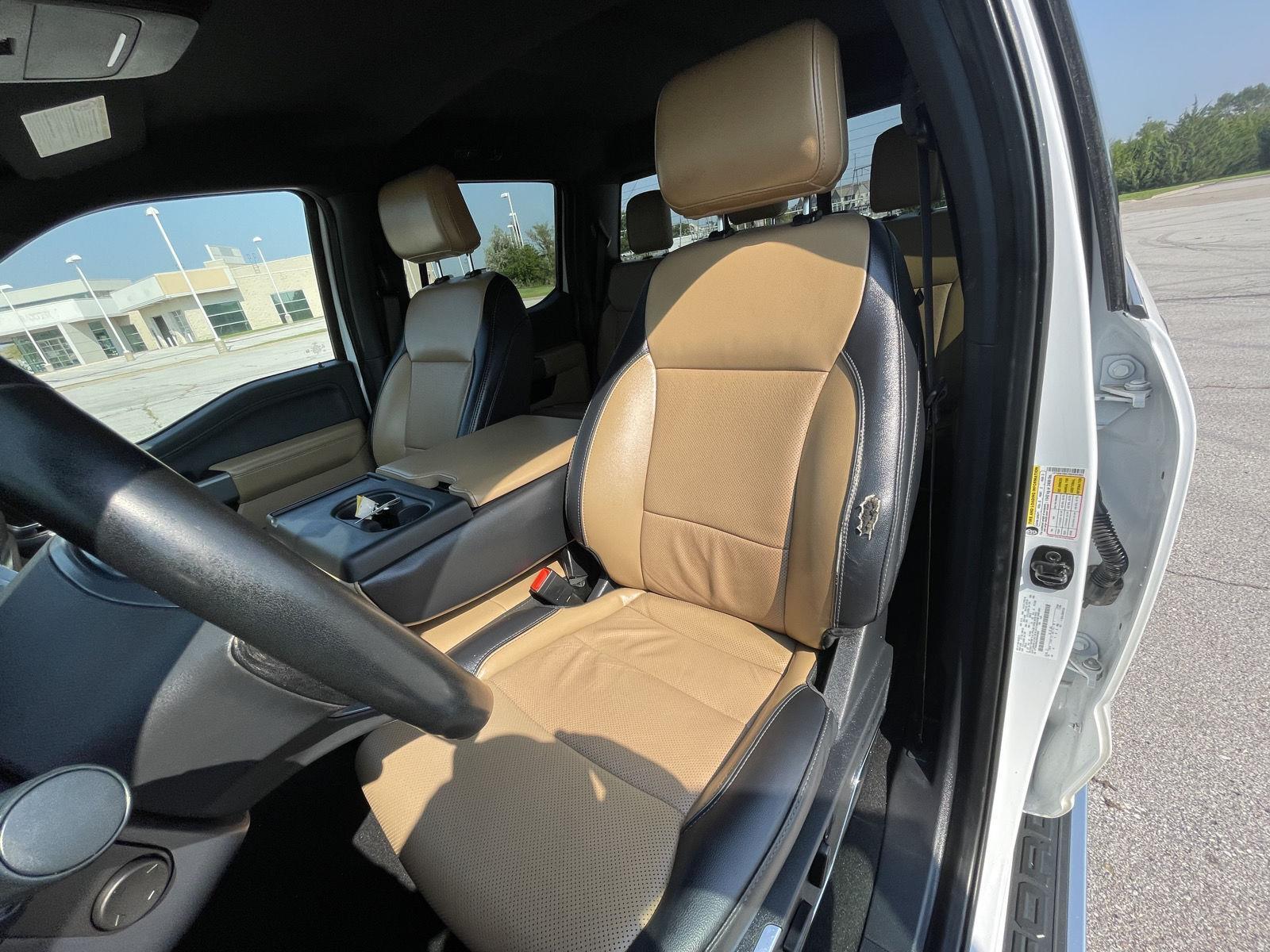 Vehicle photo 17