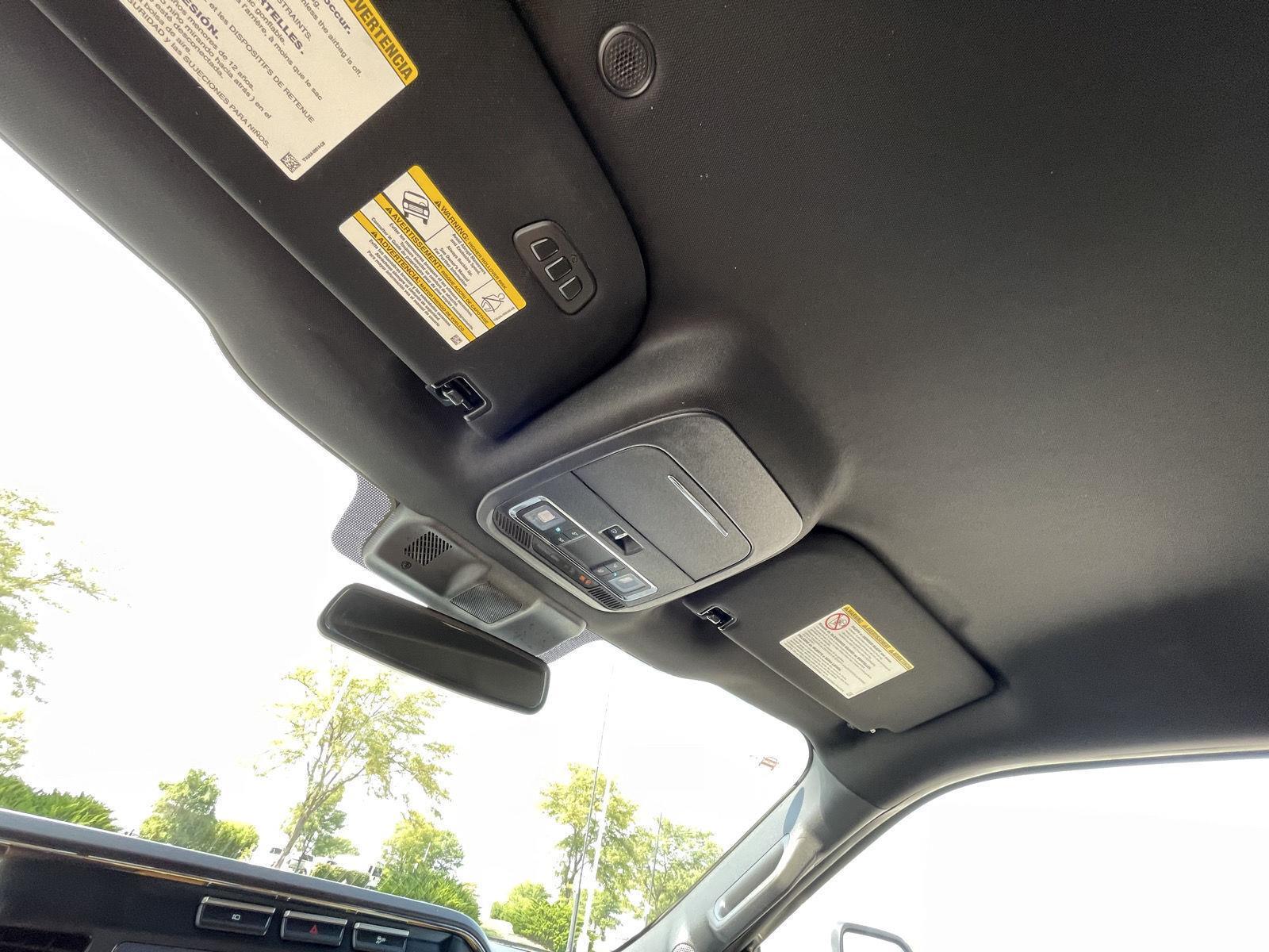 Vehicle photo 20