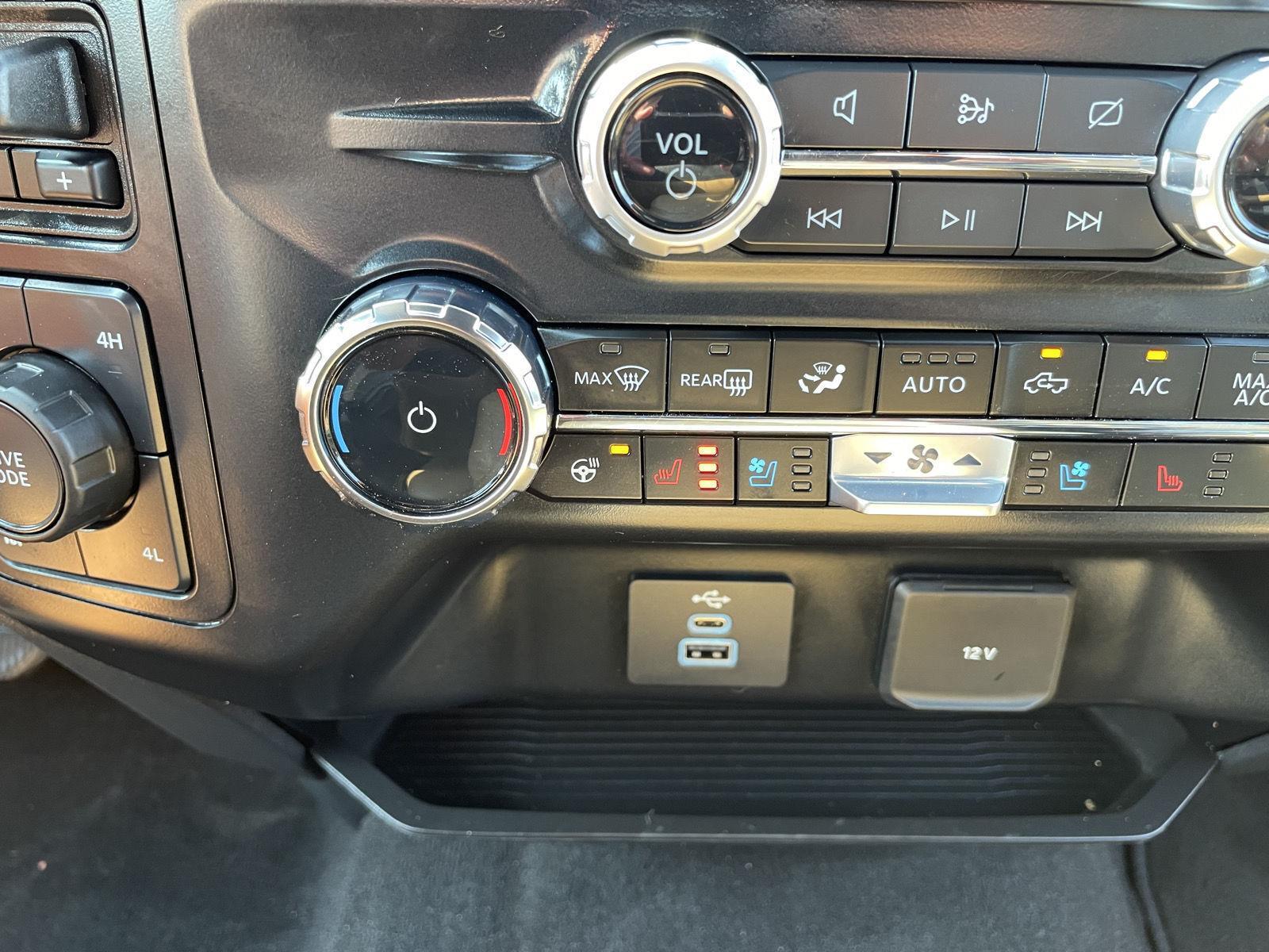 Vehicle photo 27