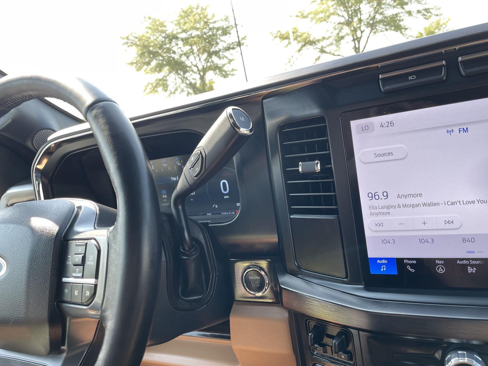 Vehicle photo 33