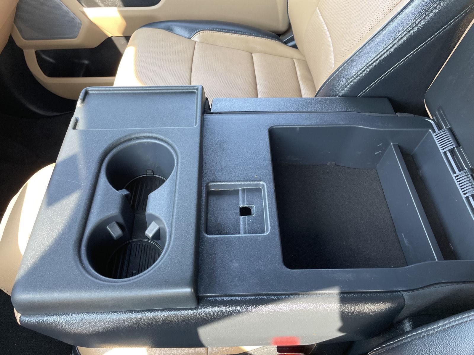 Vehicle photo 34