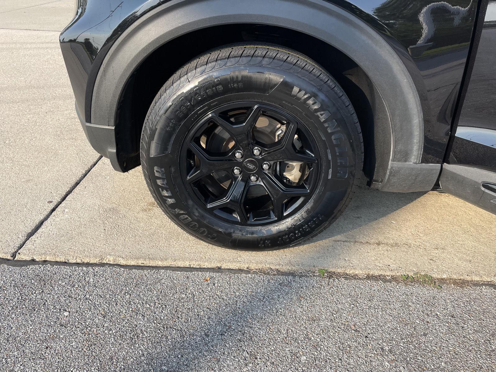 Vehicle photo 10