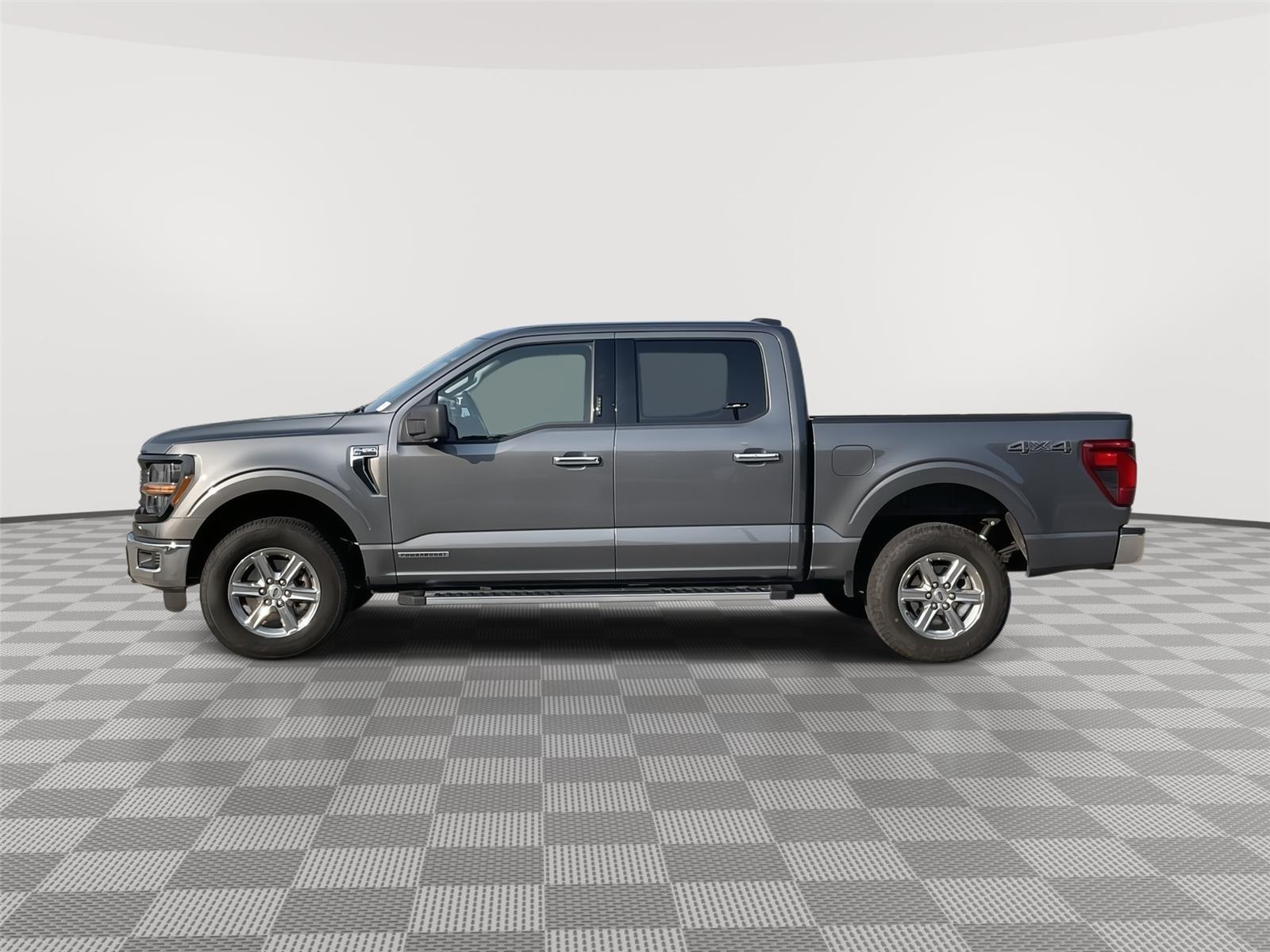 Vehicle photo 2