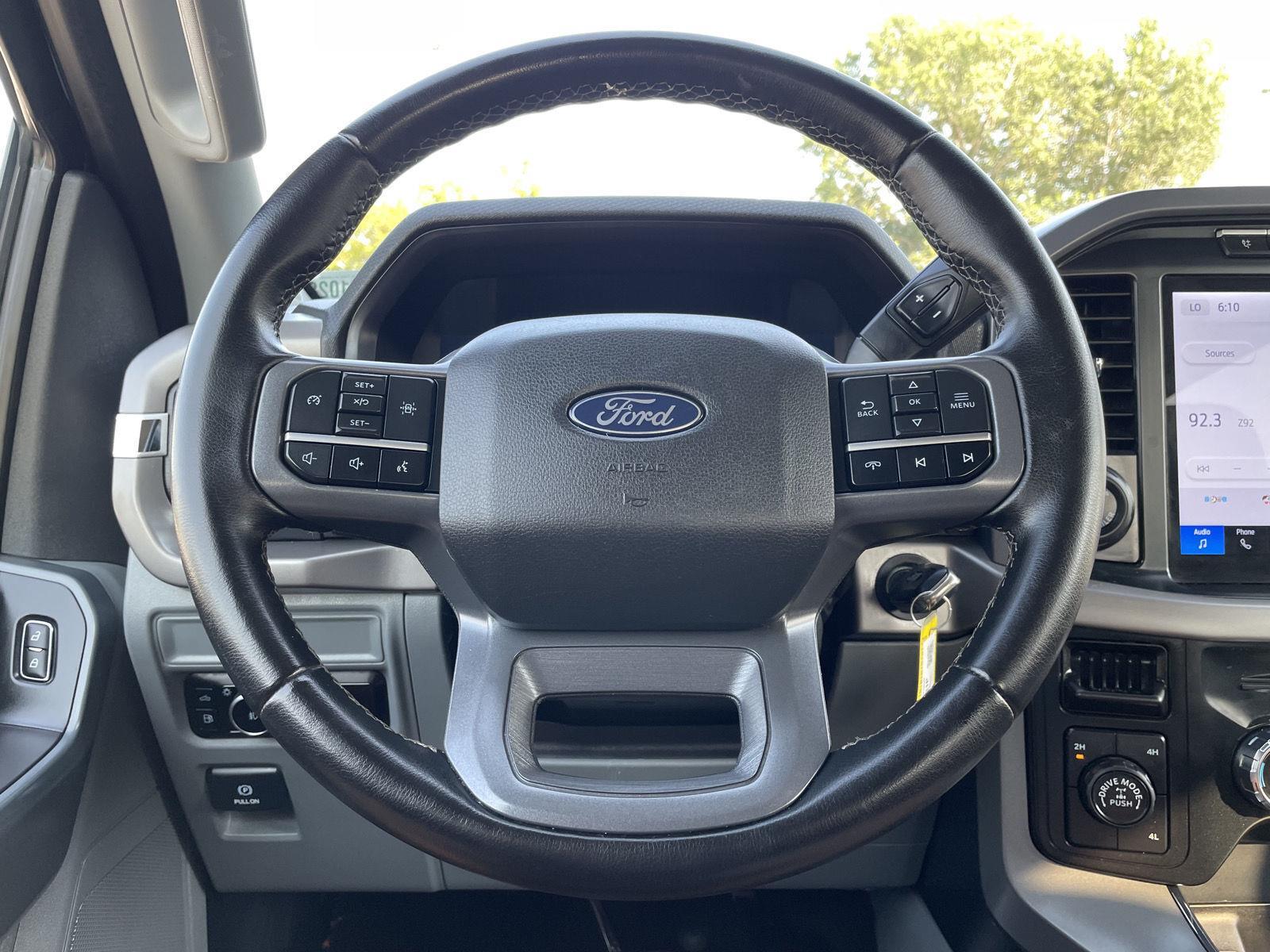 Vehicle photo 11