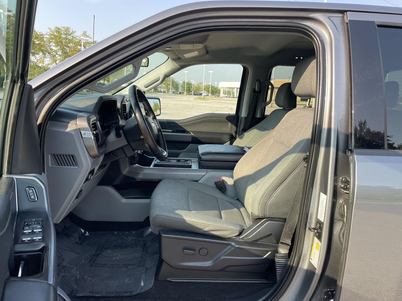 Vehicle photo 15