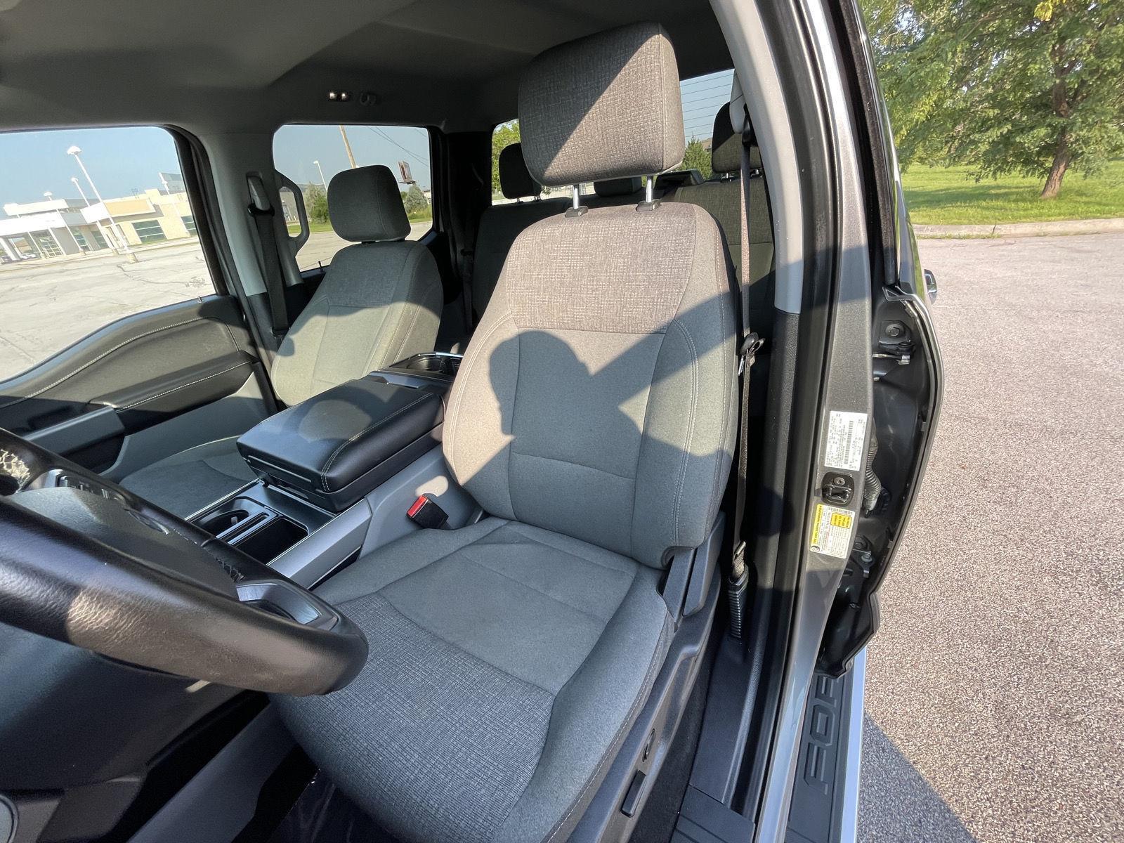Vehicle photo 16