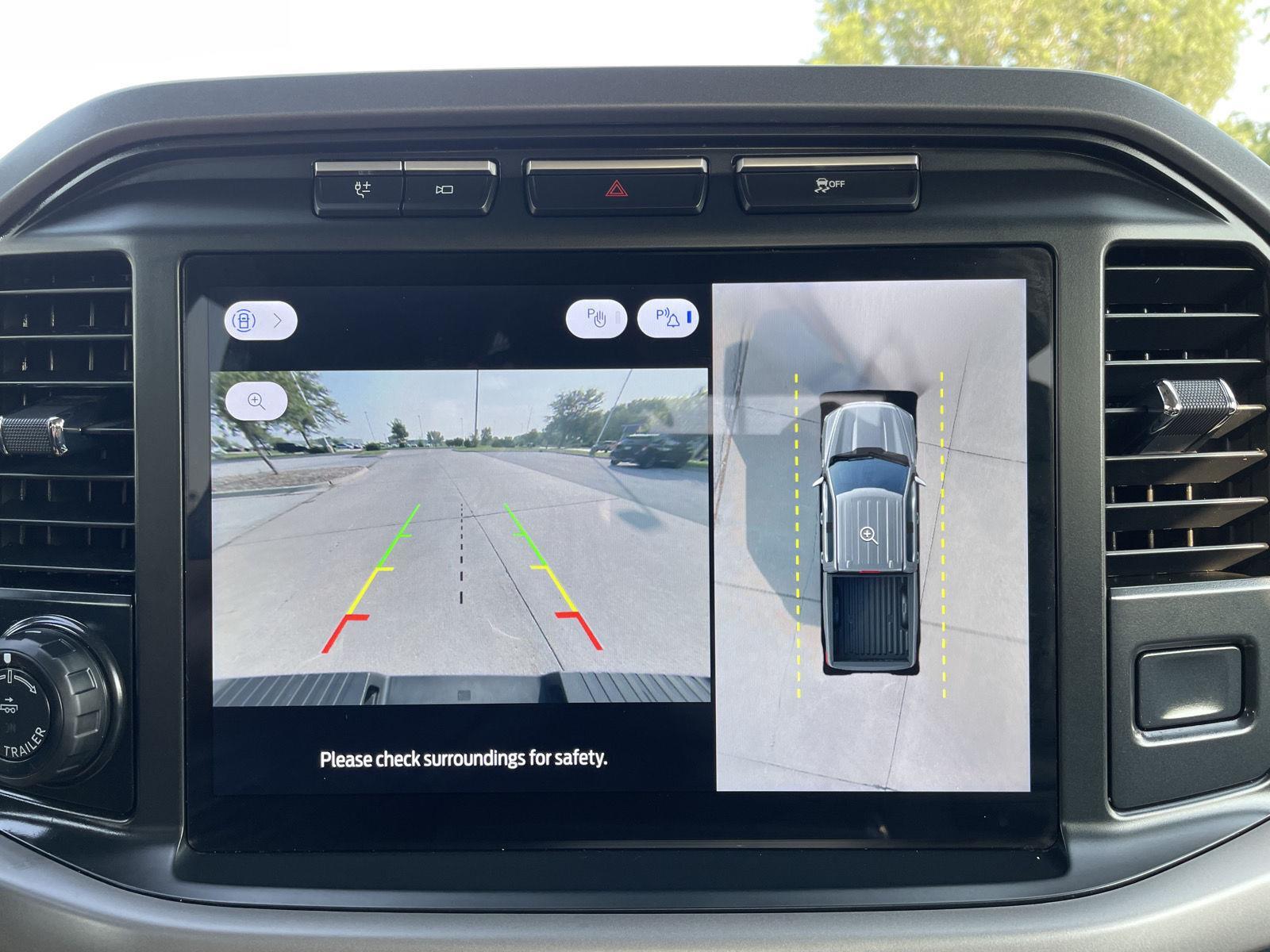 Vehicle photo 21