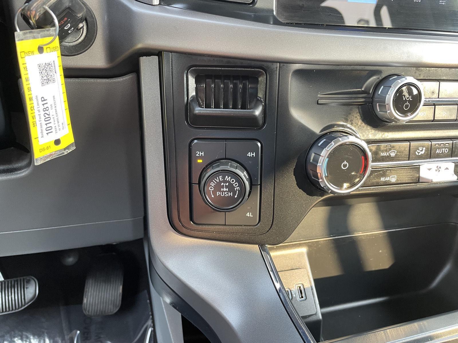 Vehicle photo 25