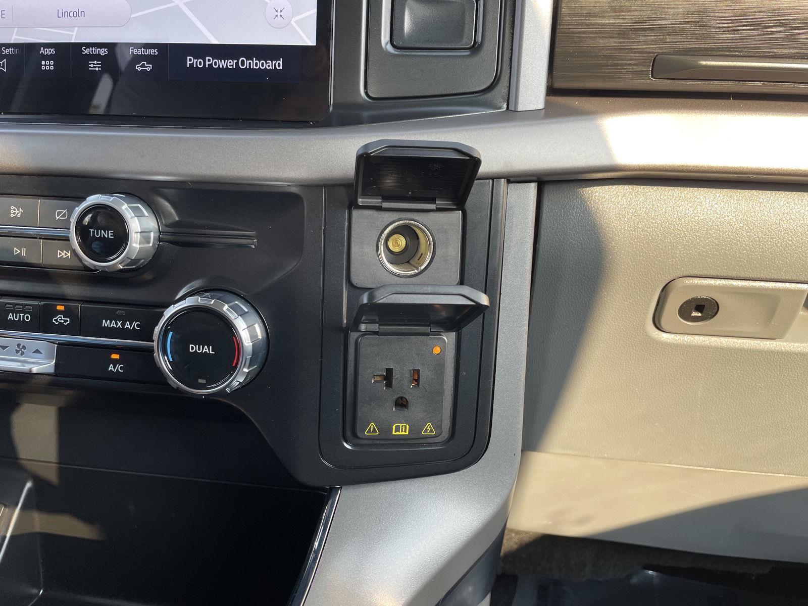 Vehicle photo 26