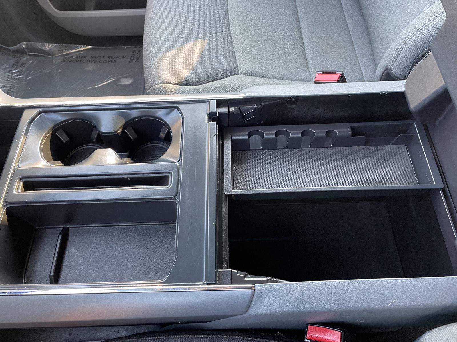Vehicle photo 29