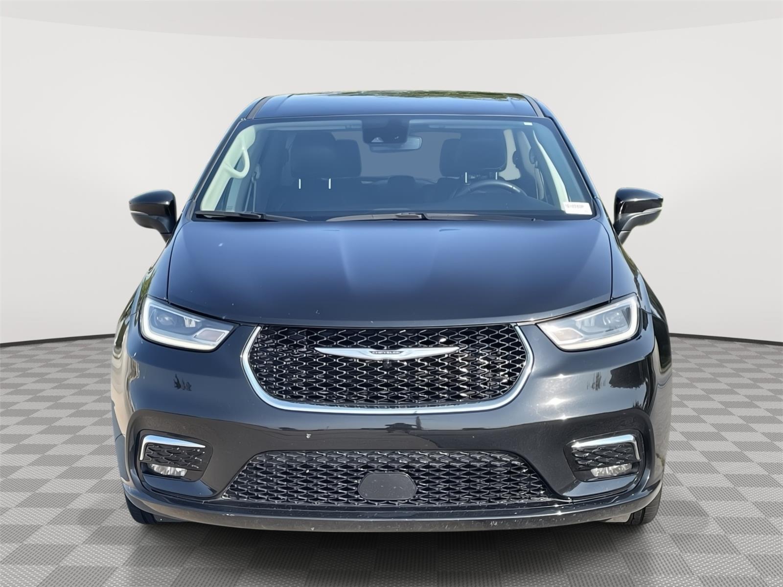 Vehicle photo 4