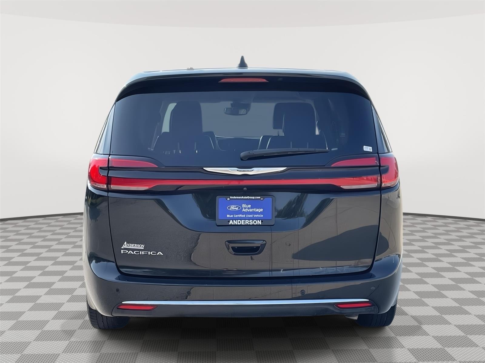 Vehicle photo 8